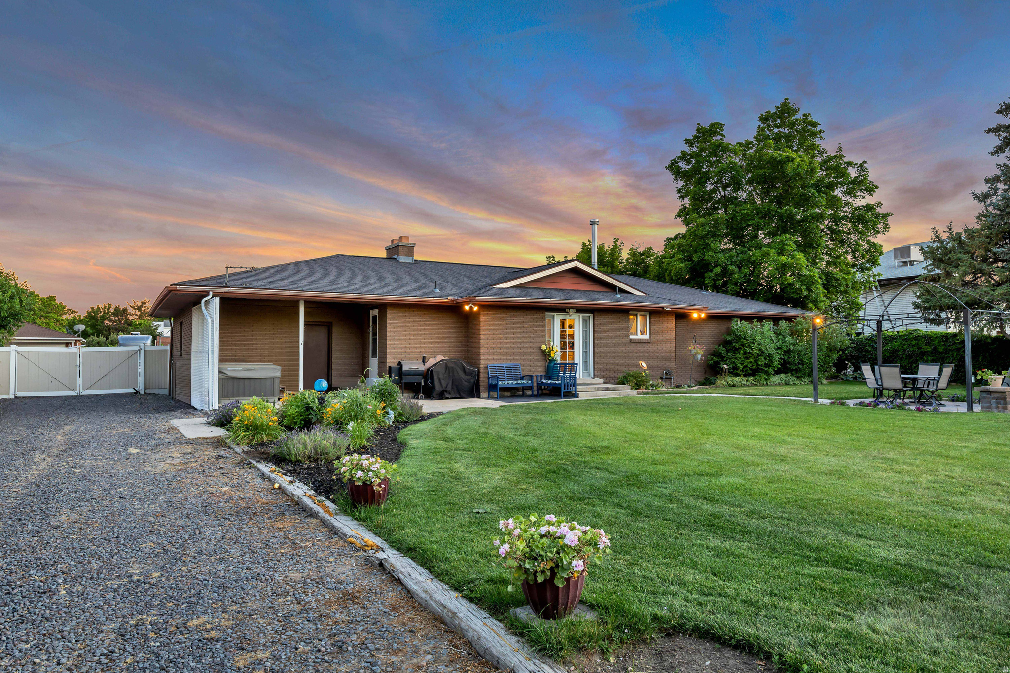 CHATTEL ESTATES - Residential