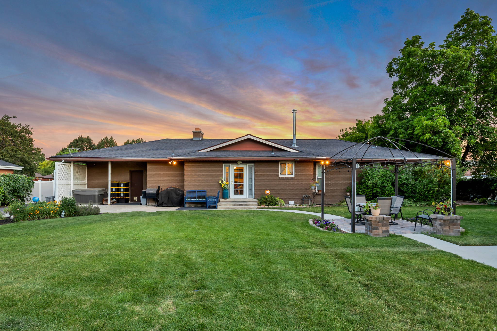CHATTEL ESTATES - Residential