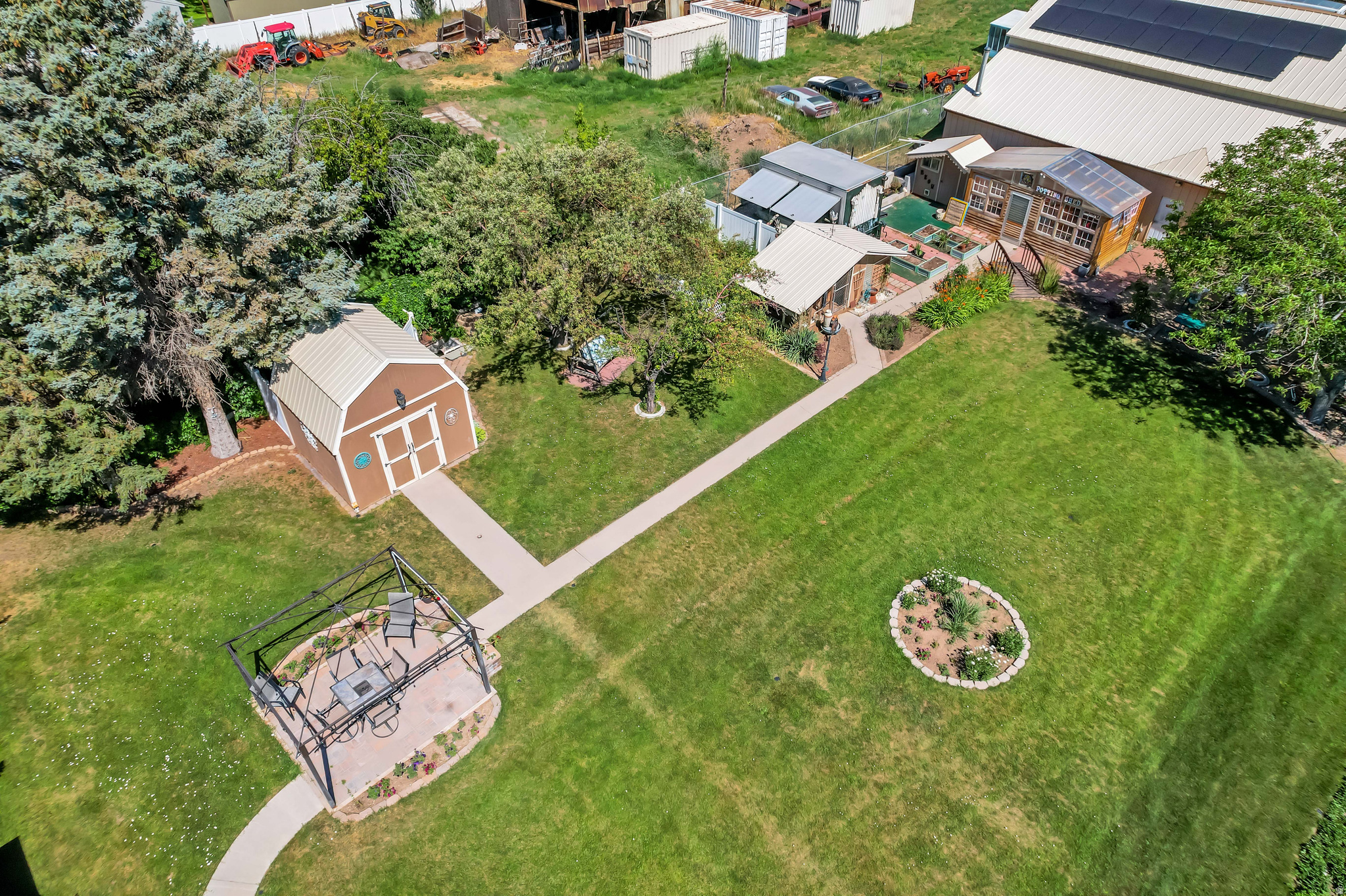 CHATTEL ESTATES - Residential