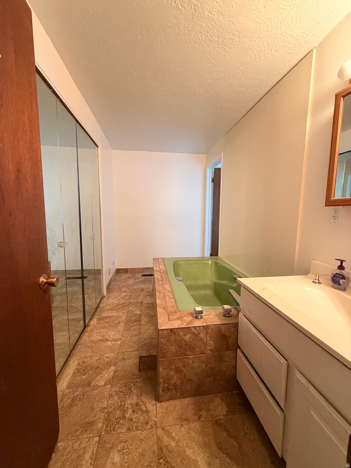 COLONIAL HEIGHTS - Residential