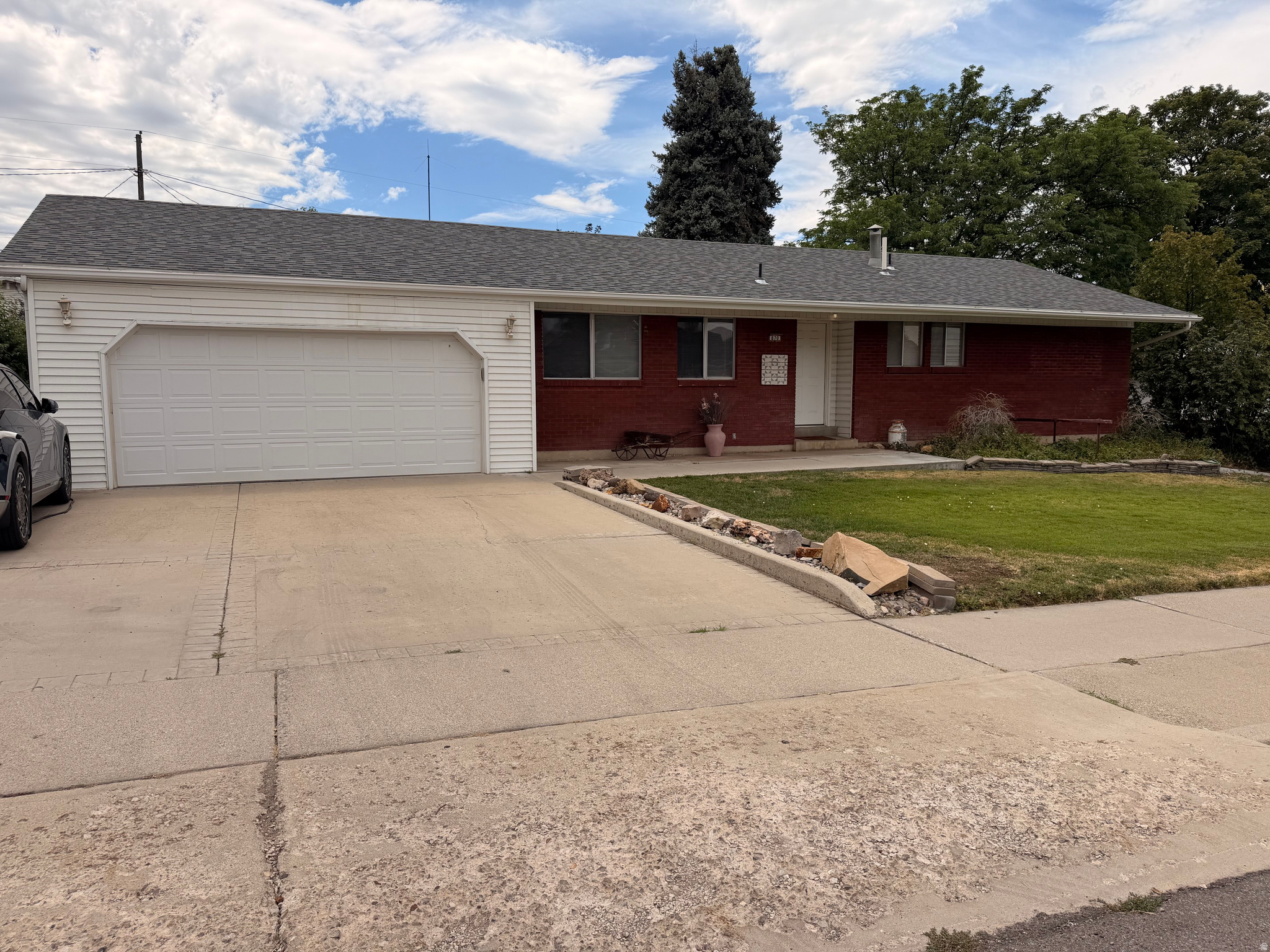 COLONIAL HEIGHTS - Residential
