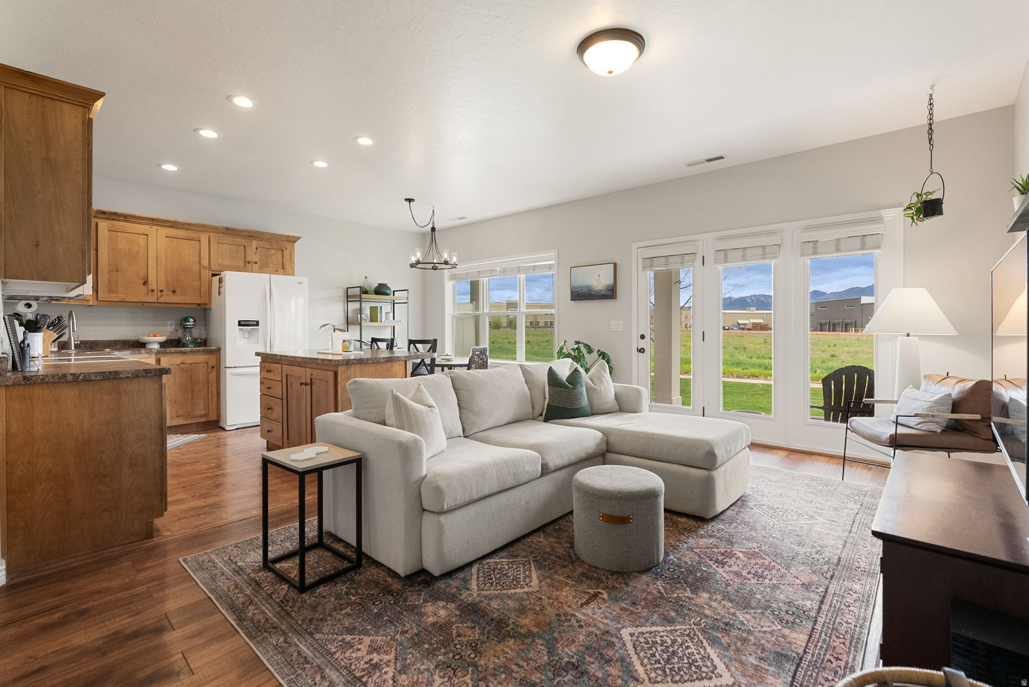 SPRING CREEK - Residential