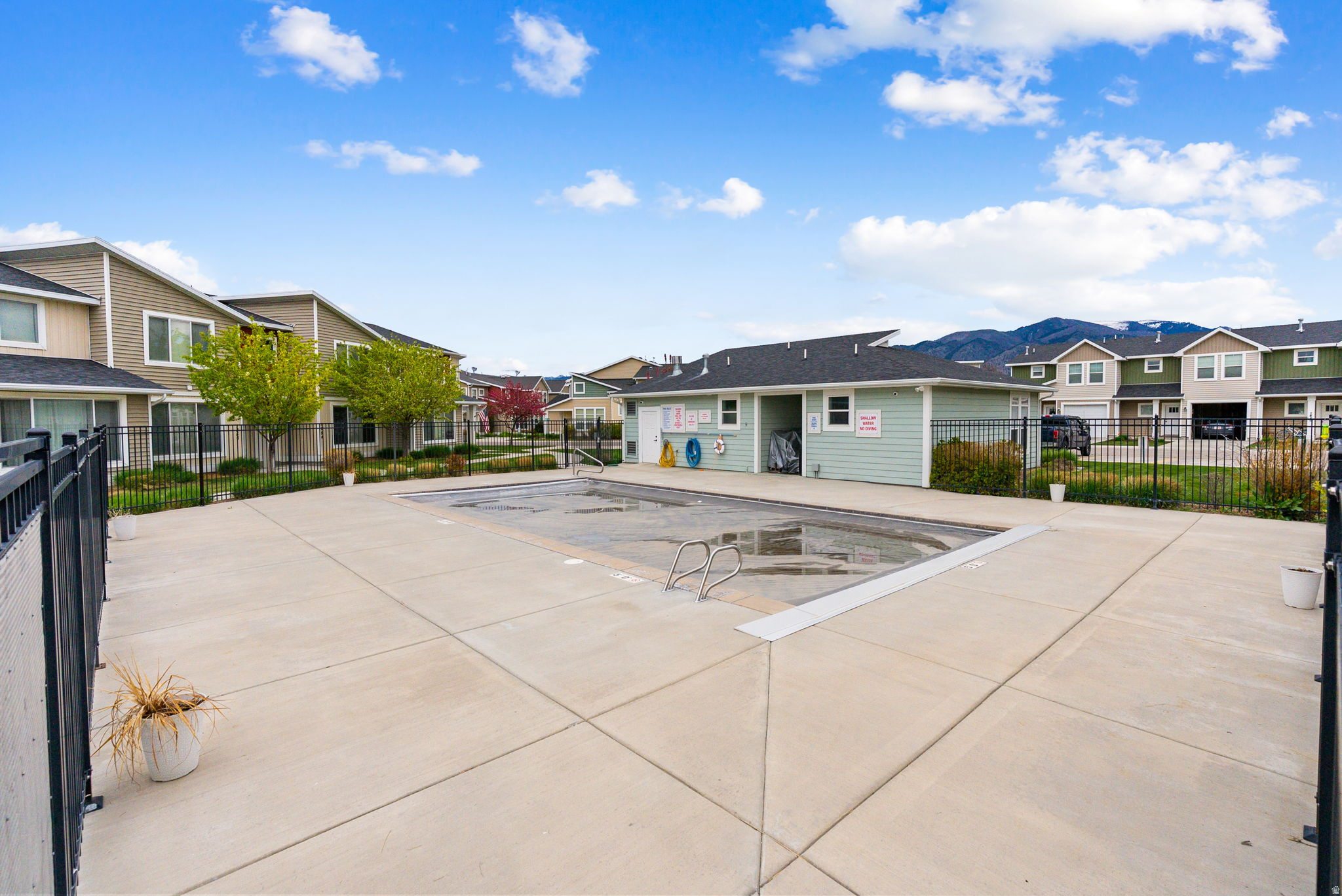 SPRING CREEK - Residential