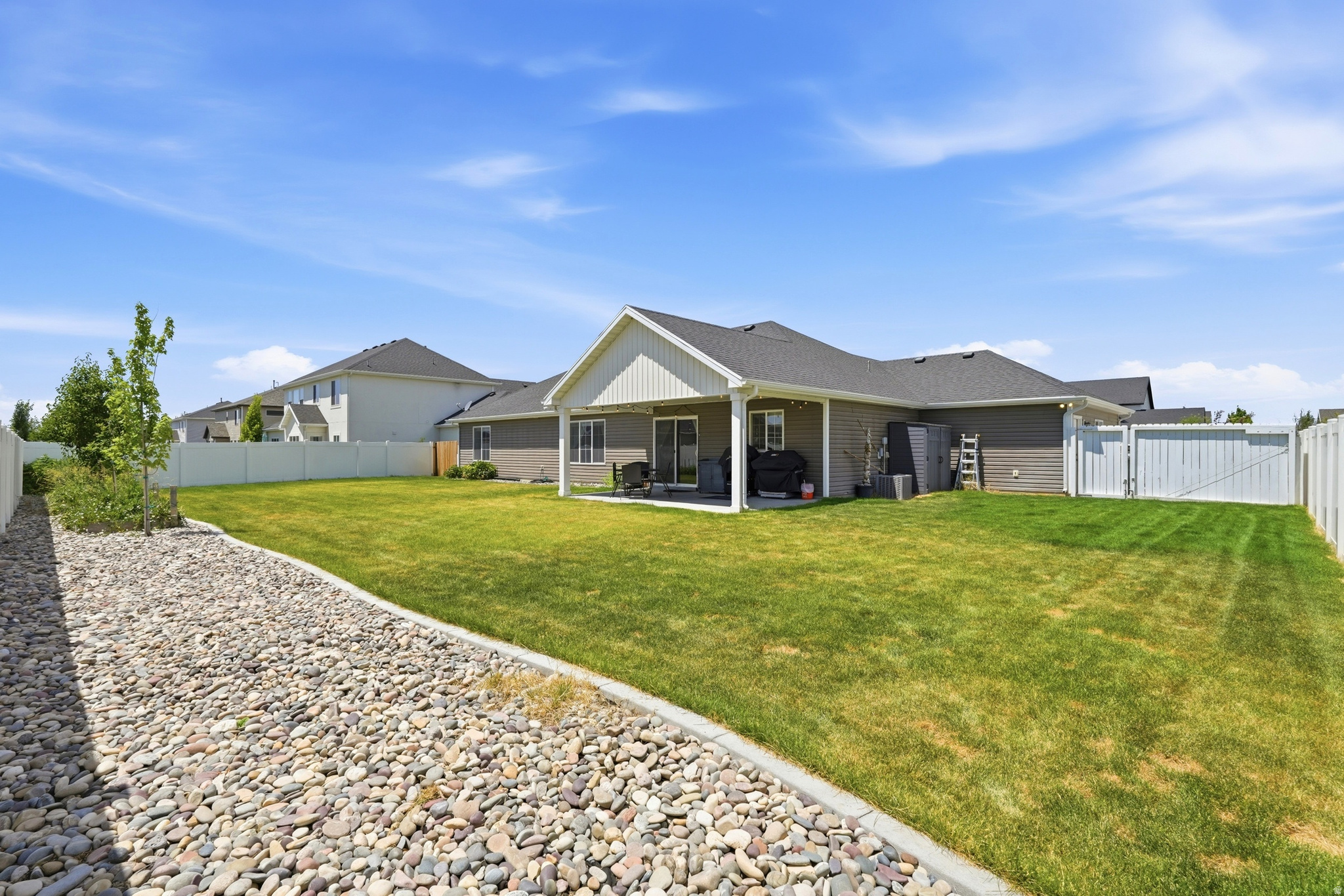 THE COVE - Residential