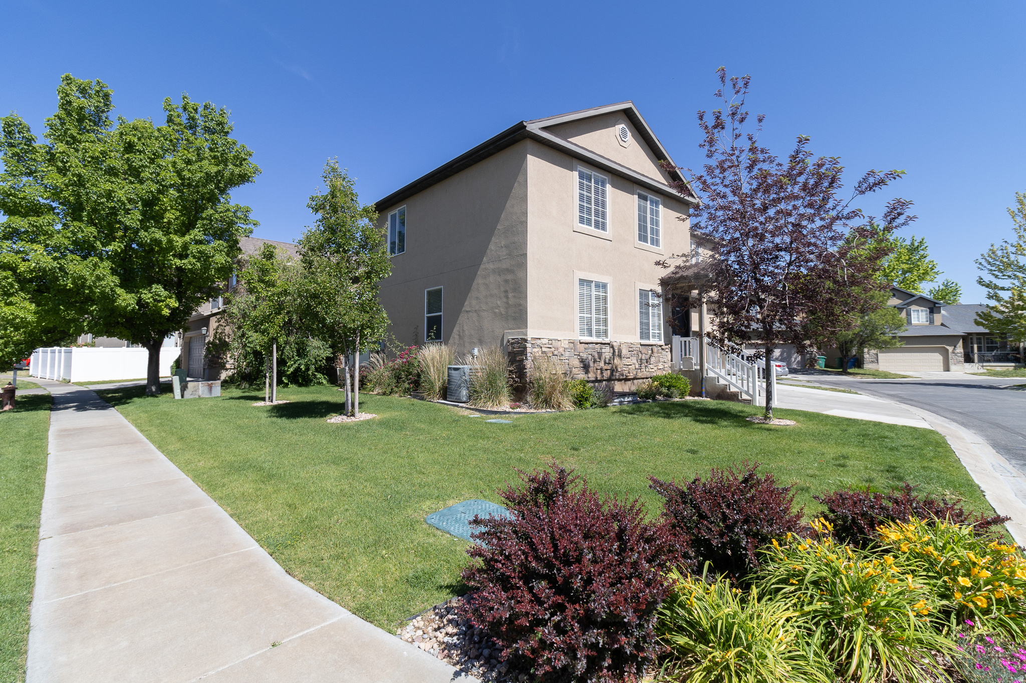 KAUFMAN AND BROAD AT PILGRIMS LANDING - Residential