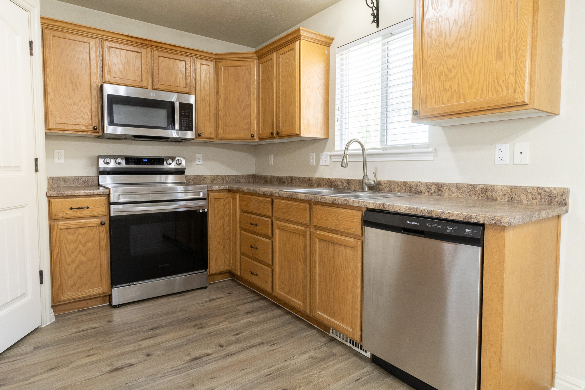 KAUFMAN AND BROAD AT PILGRIMS LANDING - Residential