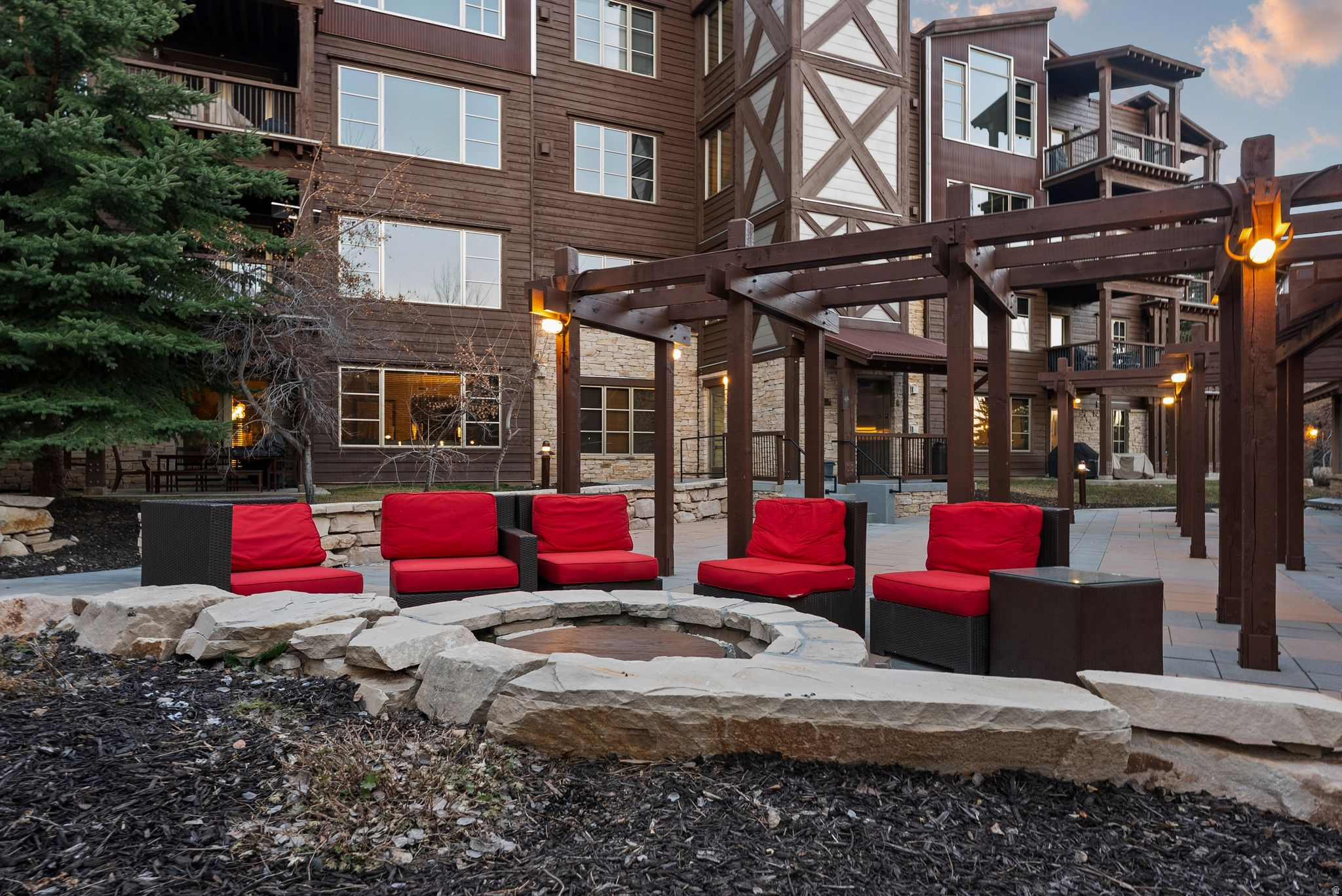 SPIRO CONDOMINIUMS - Residential