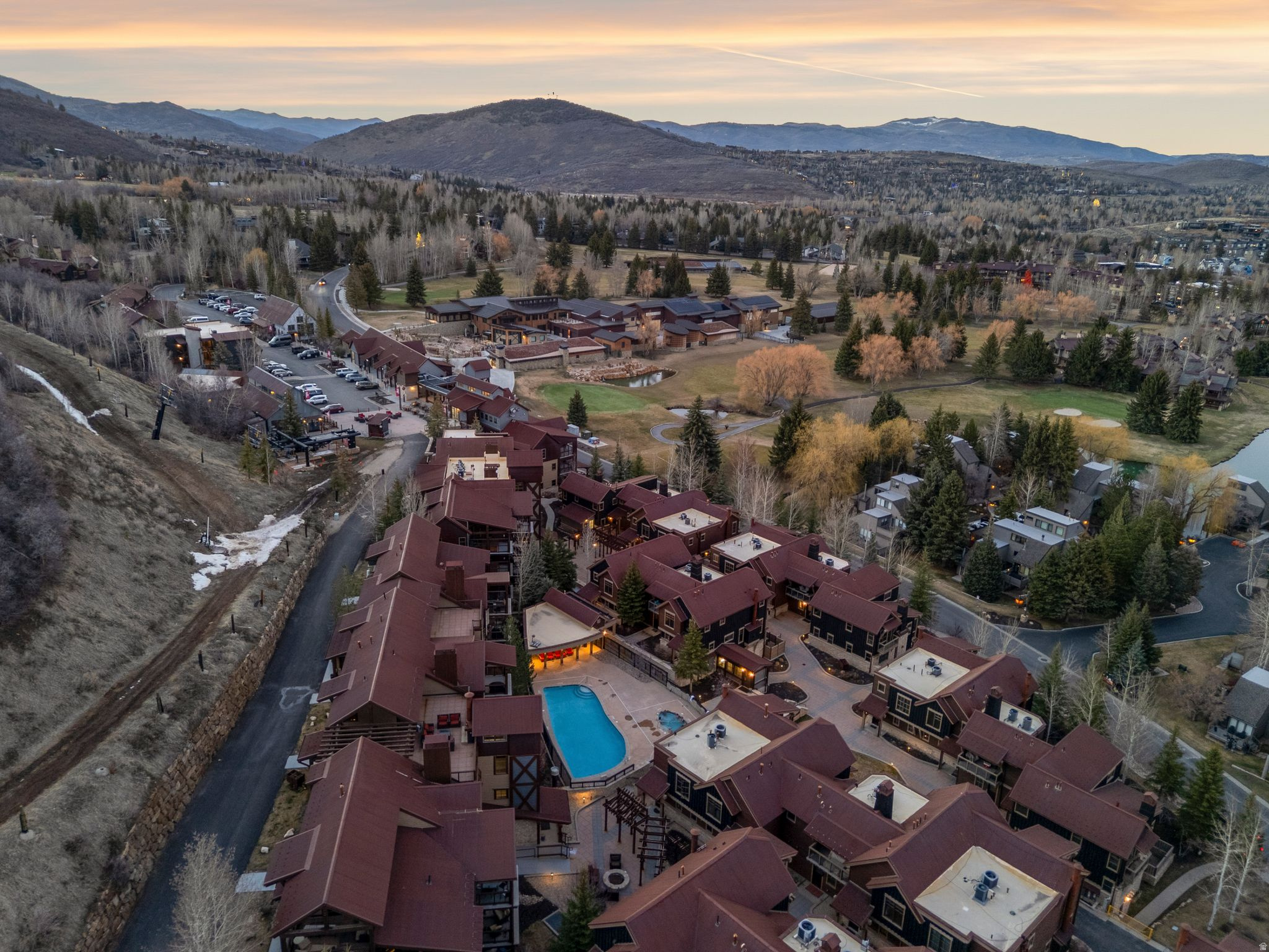 SPIRO CONDOMINIUMS - Residential