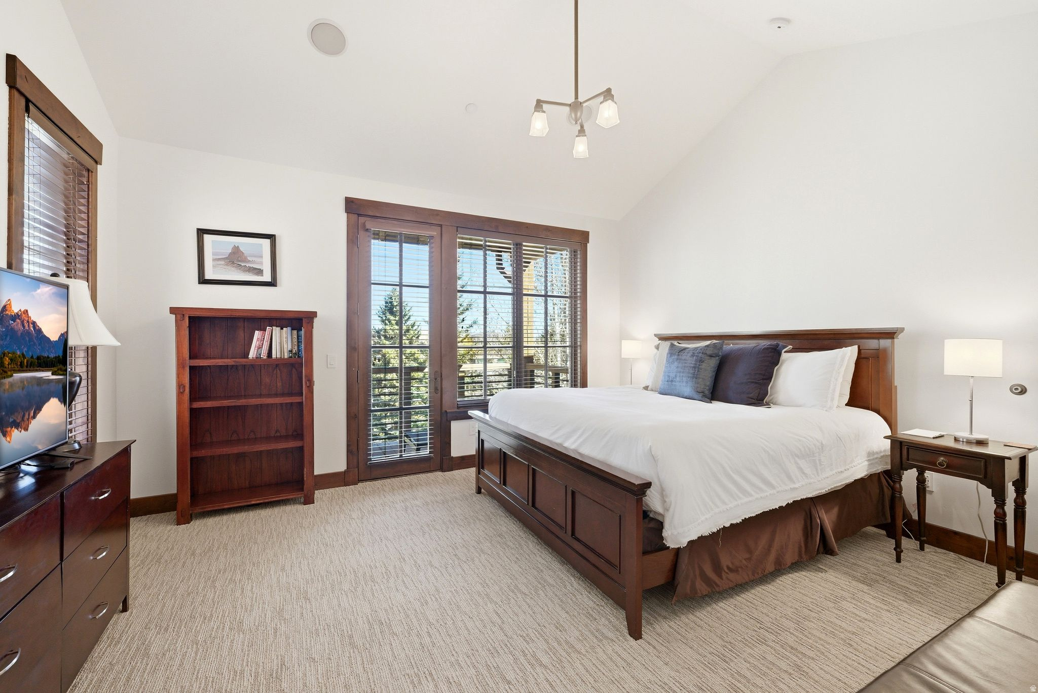 SPIRO CONDOMINIUMS - Residential