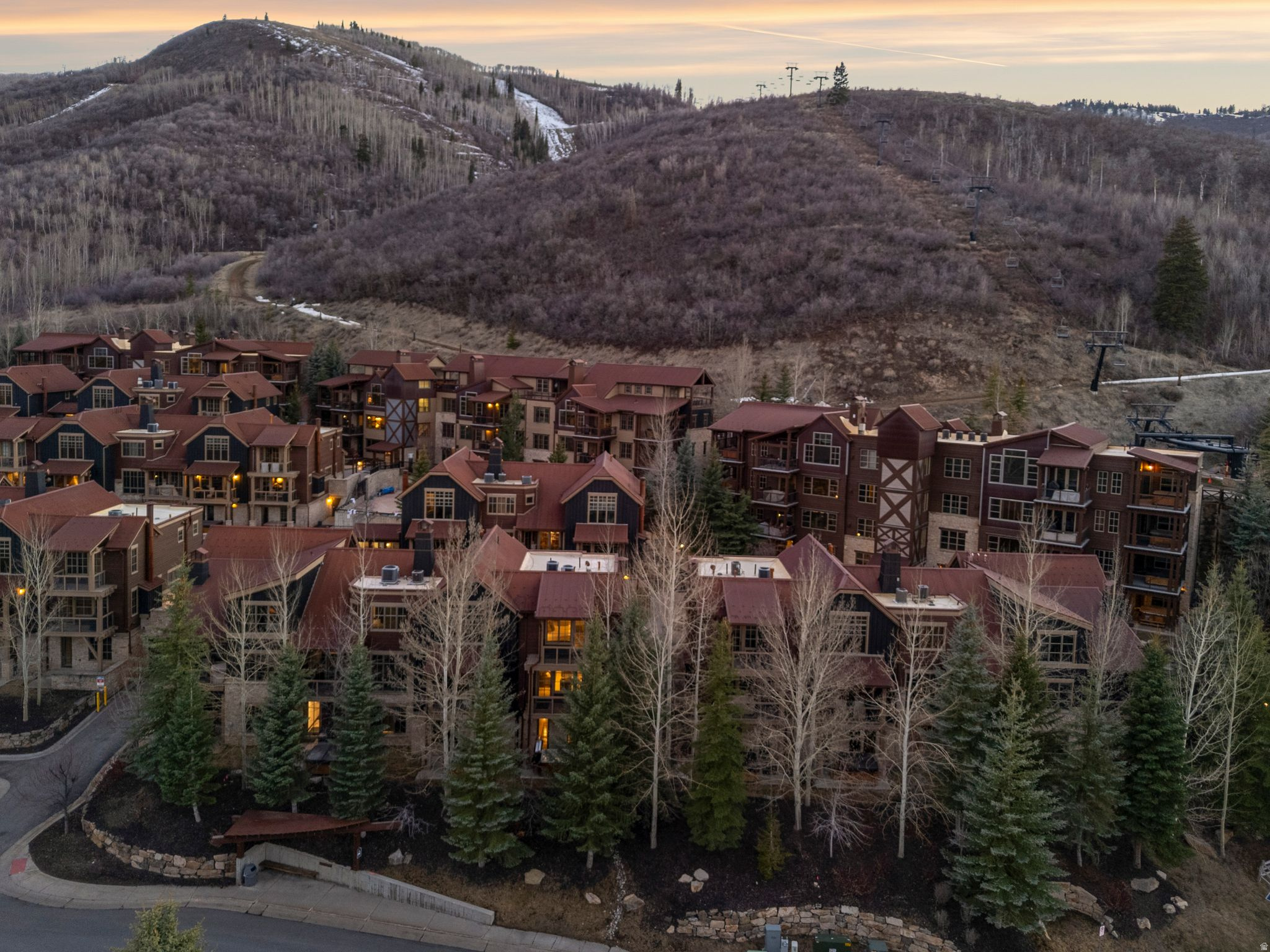 SPIRO CONDOMINIUMS - Residential