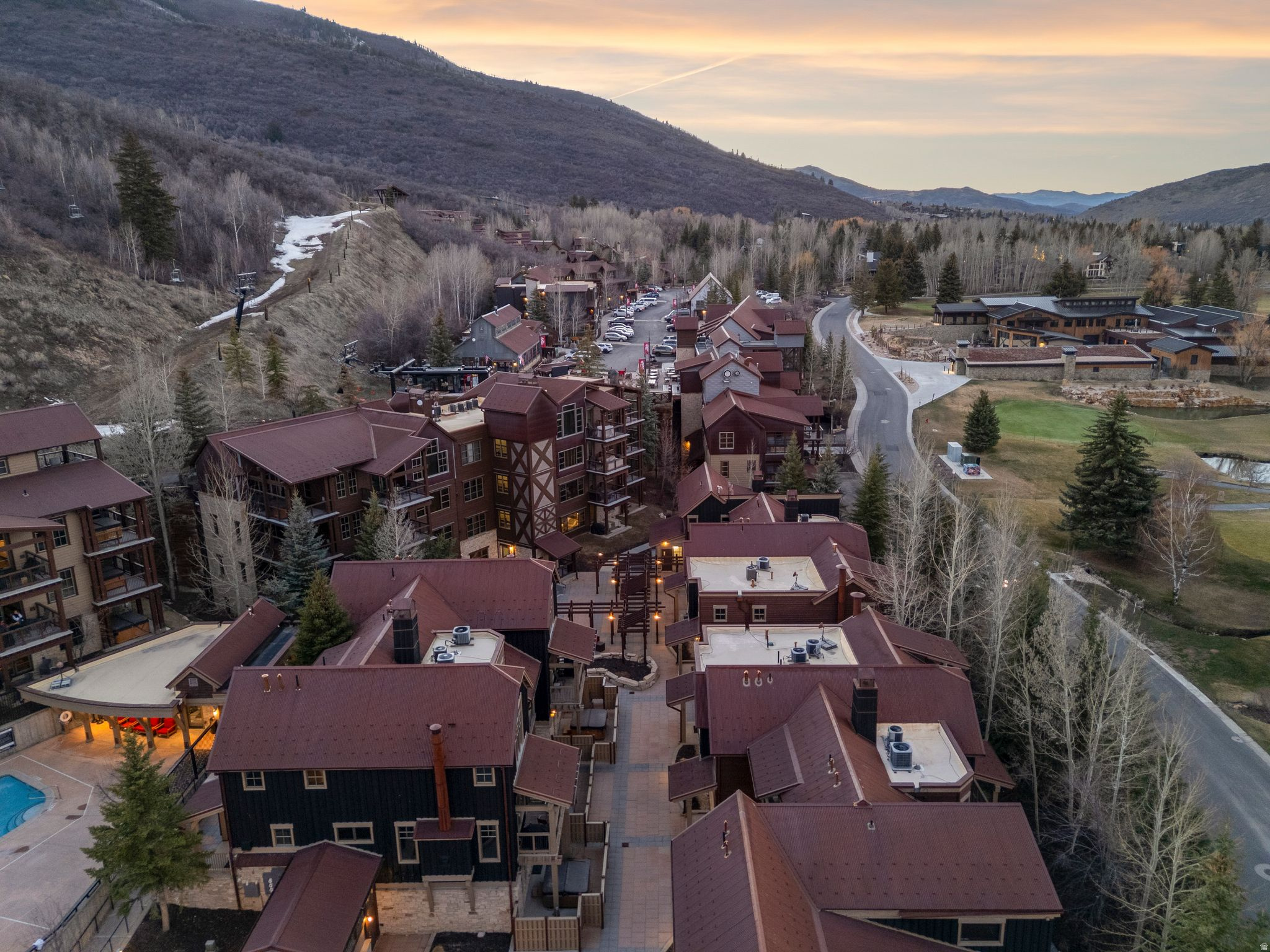 SPIRO CONDOMINIUMS - Residential