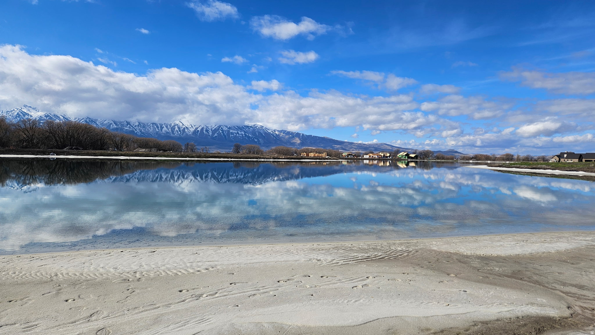 WILLOW LAKES - Land