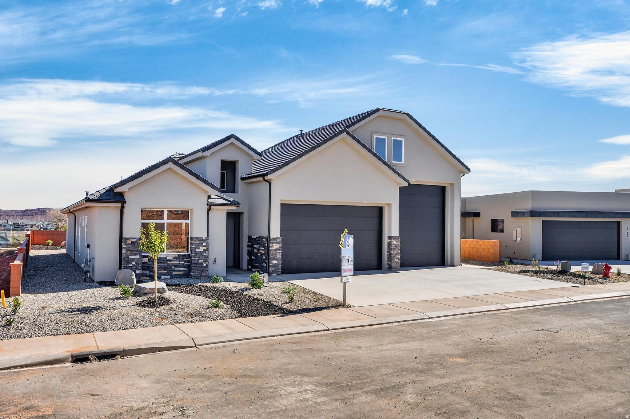 BLACK STONE - Residential