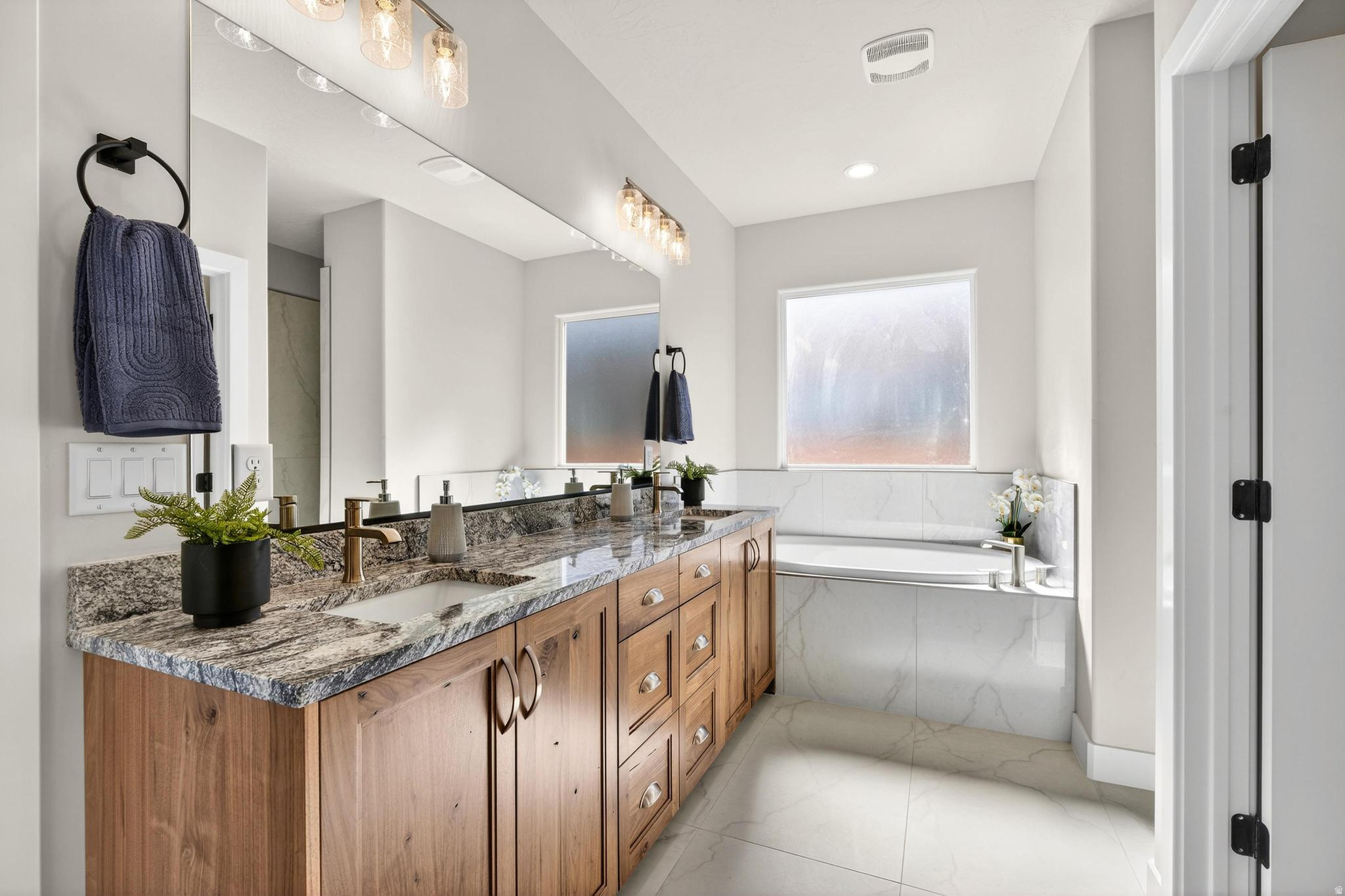 BLACK STONE - Residential