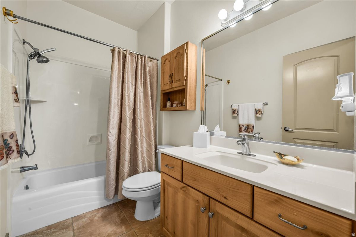 EMERALD SPRINGS TOWNHOMES - Residential