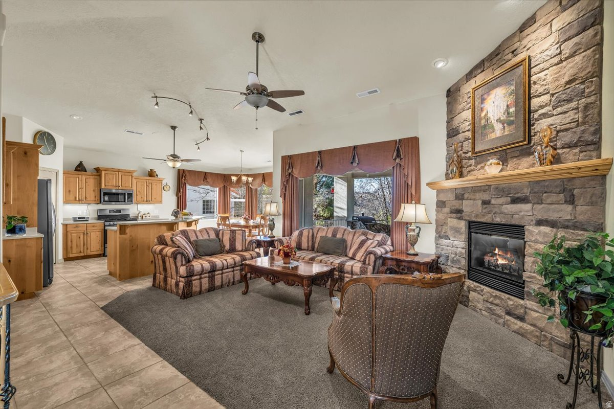 EMERALD SPRINGS TOWNHOMES - Residential