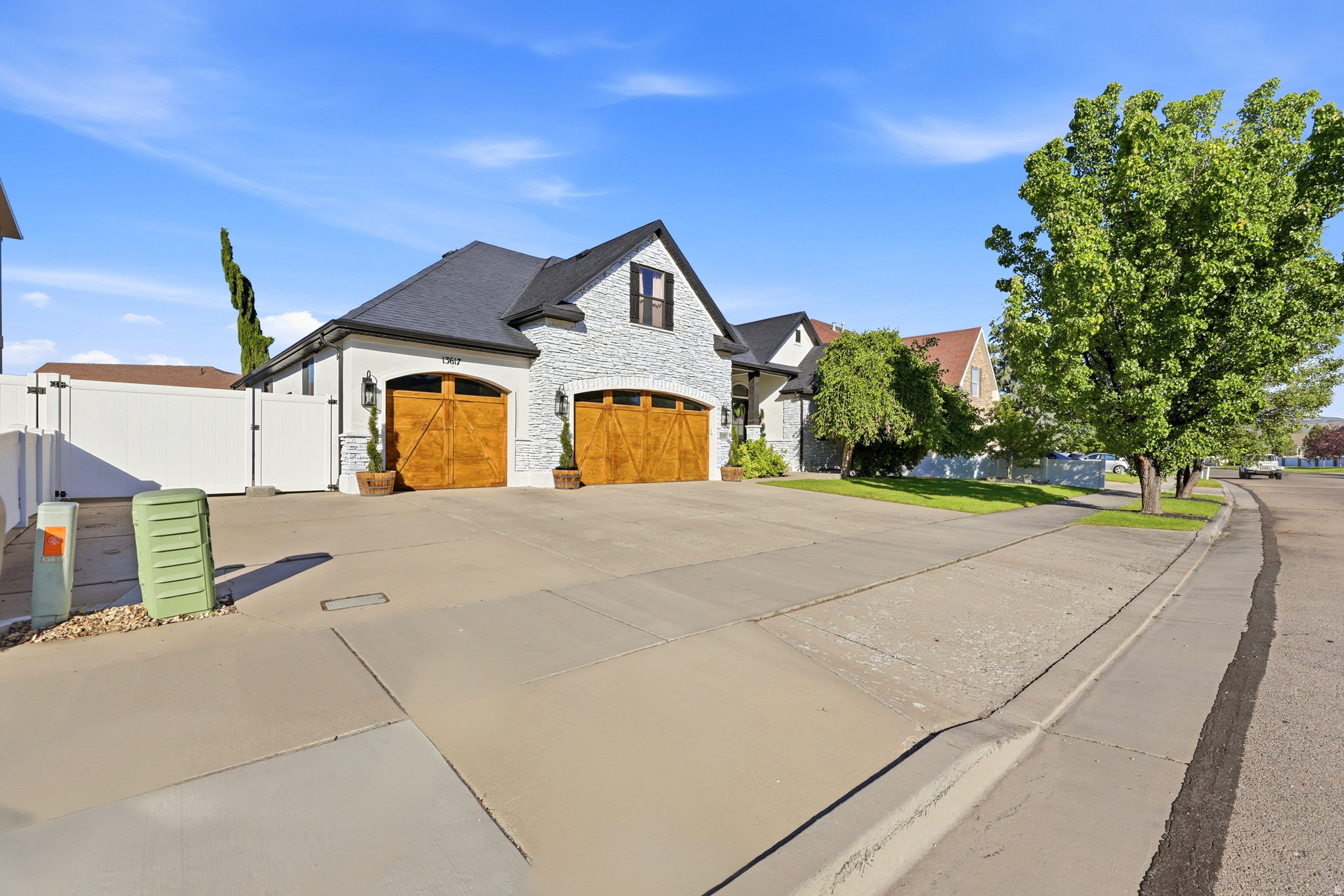MEADOWS - Residential