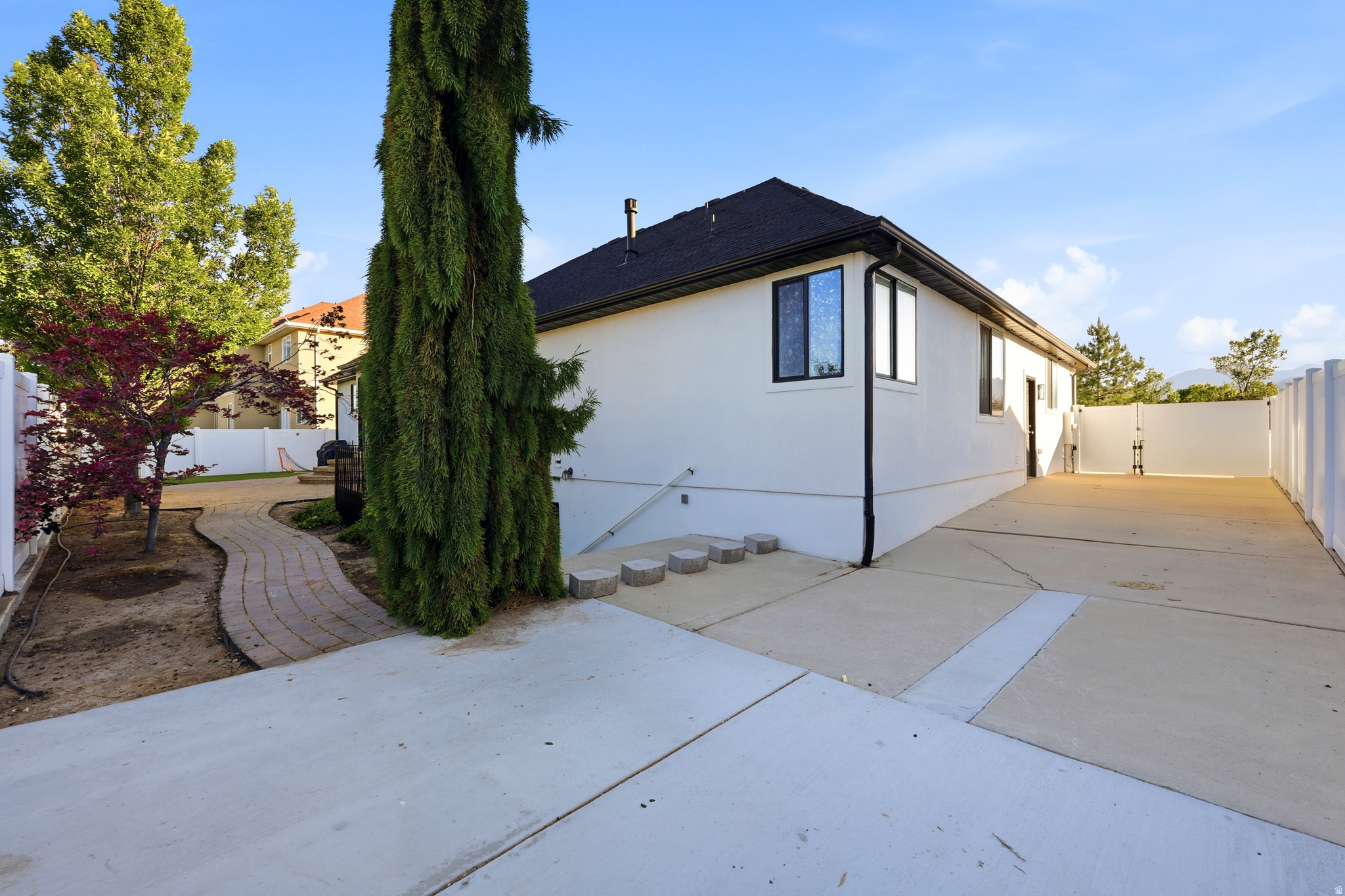 MEADOWS - Residential