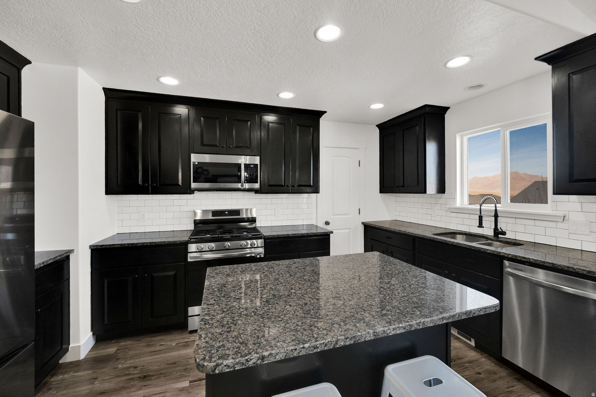 RIDGE - Residential