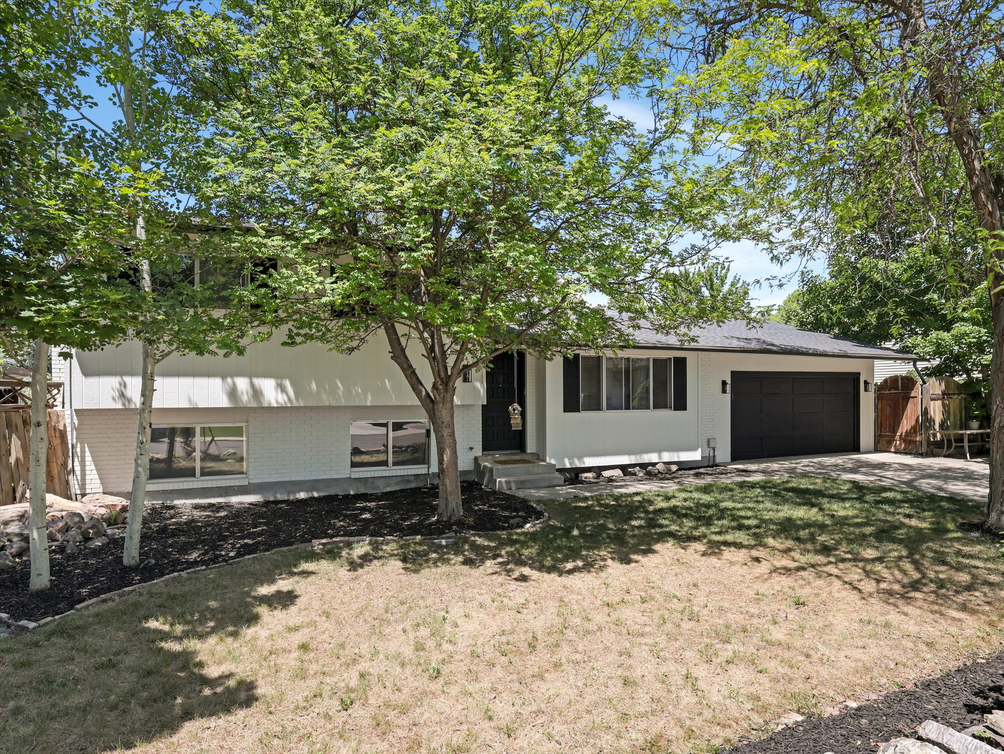 HOLLOW ESTATES - Residential
