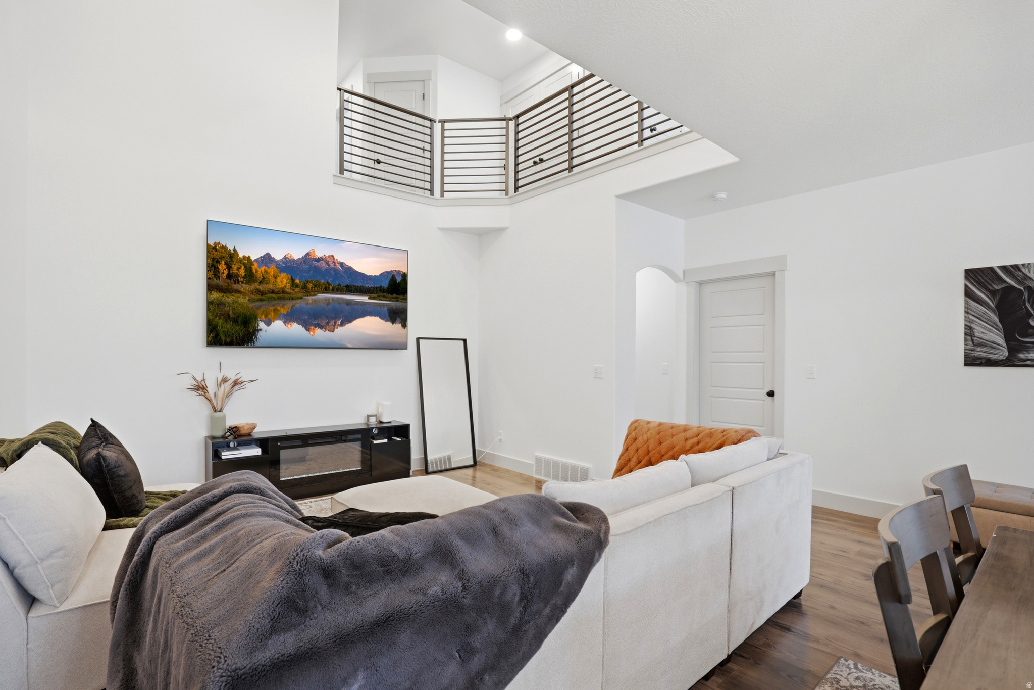 MOUNTAIN RIDGE - Residential