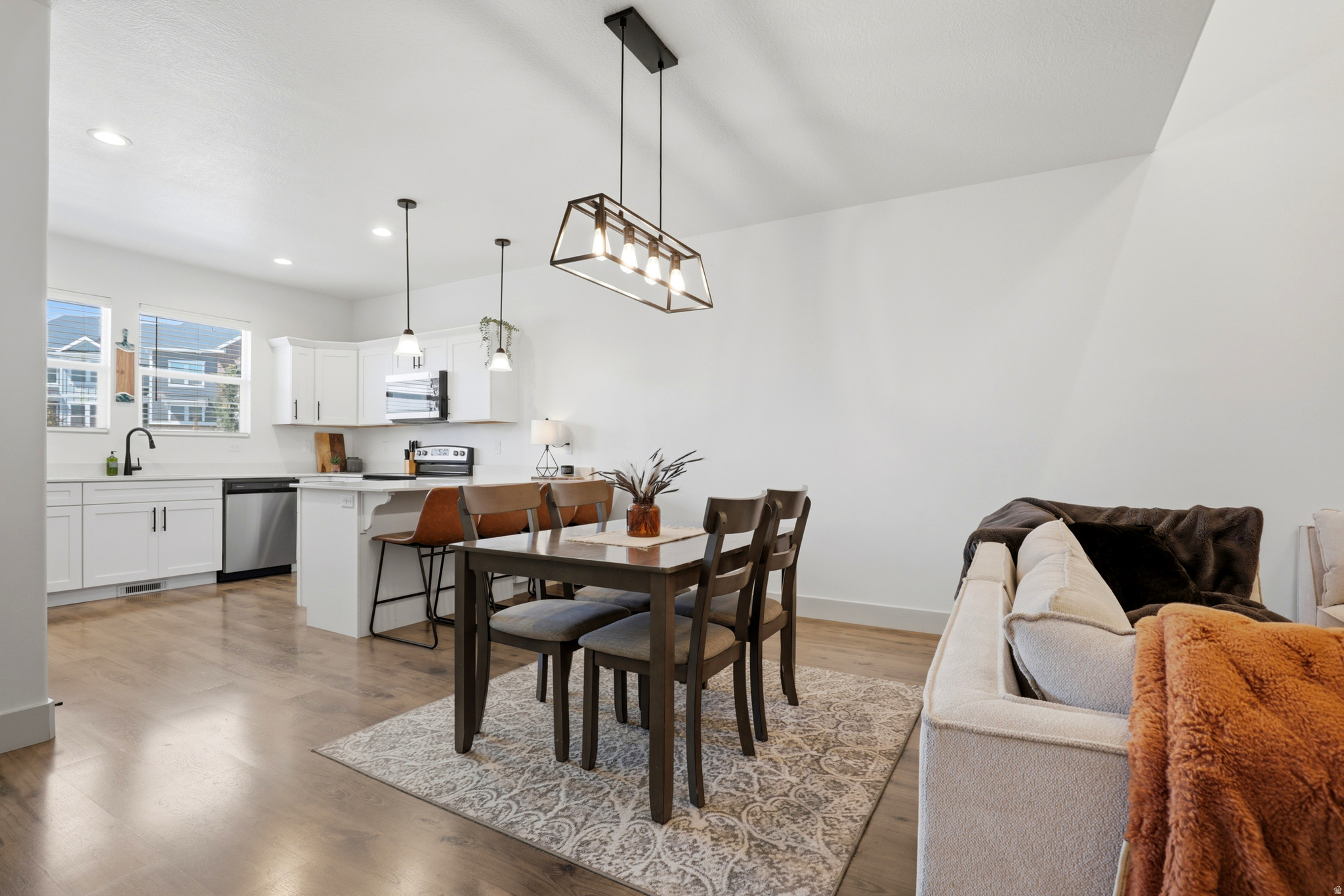 MOUNTAIN RIDGE - Residential