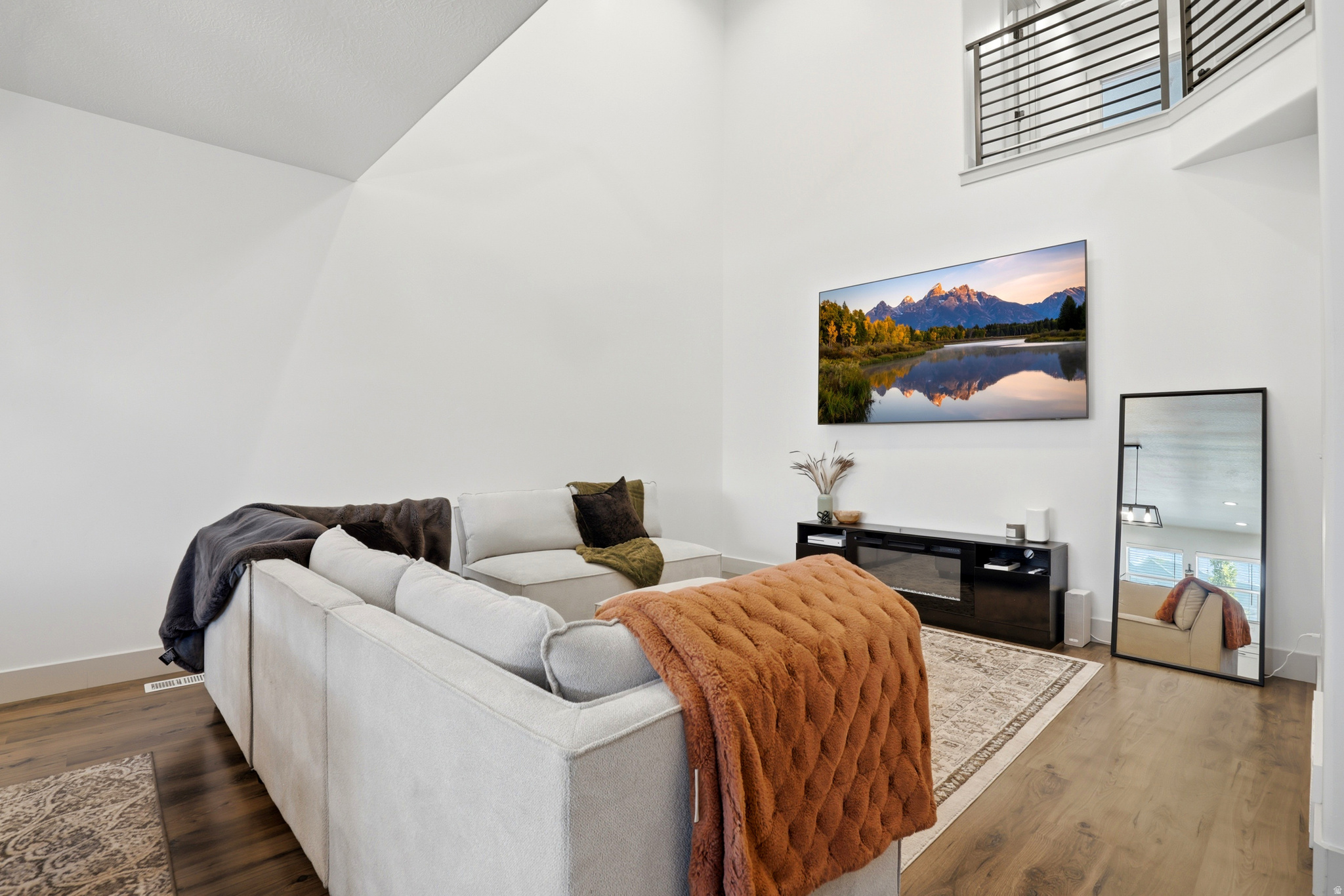 MOUNTAIN RIDGE - Residential