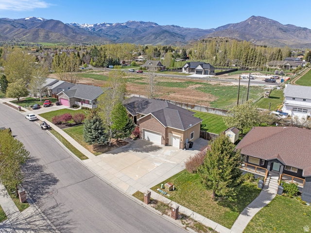 FOX DEN - Residential