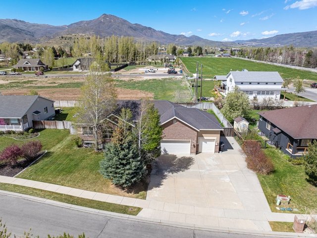 FOX DEN - Residential