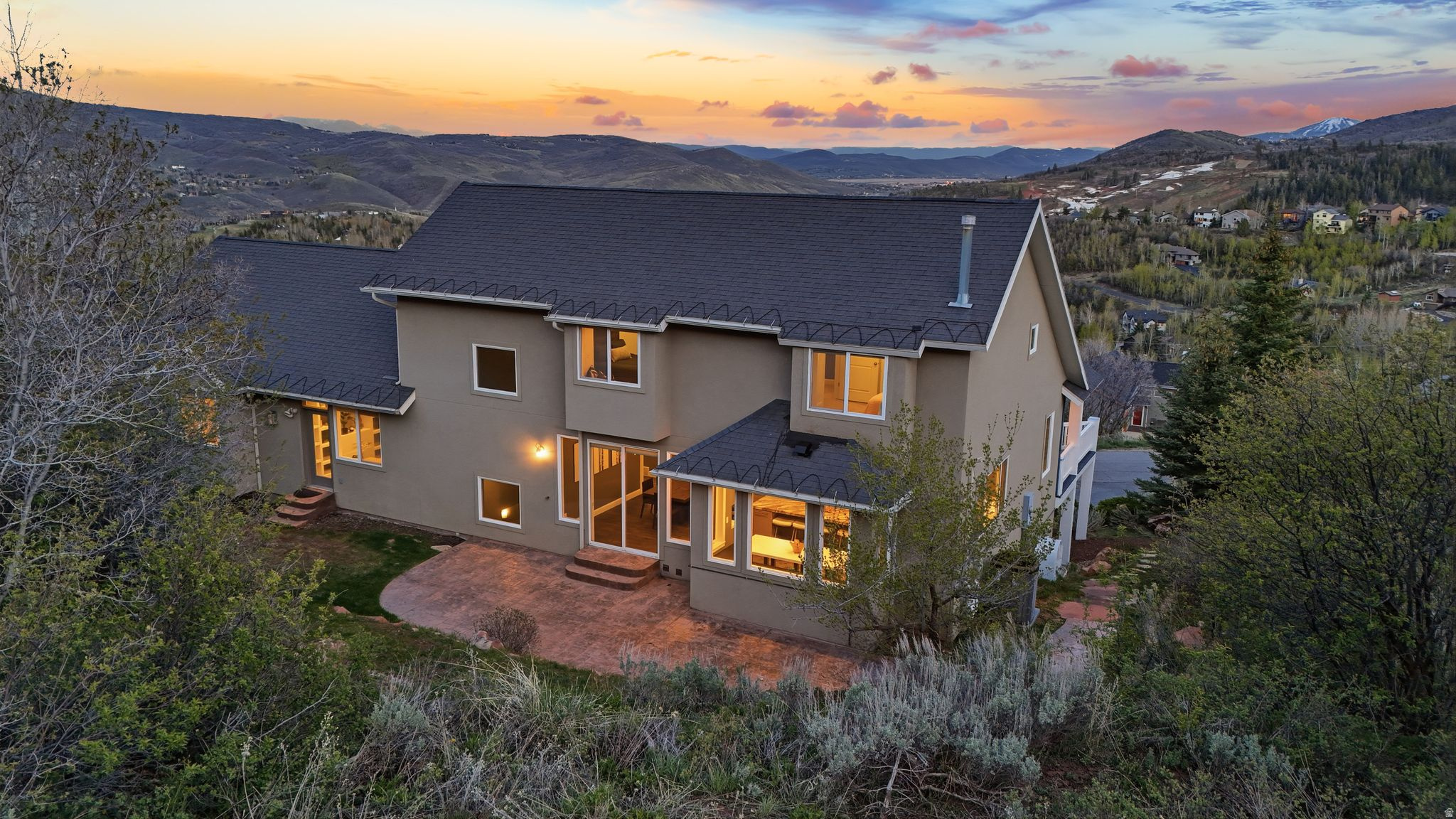 HIDDEN COVE - Residential