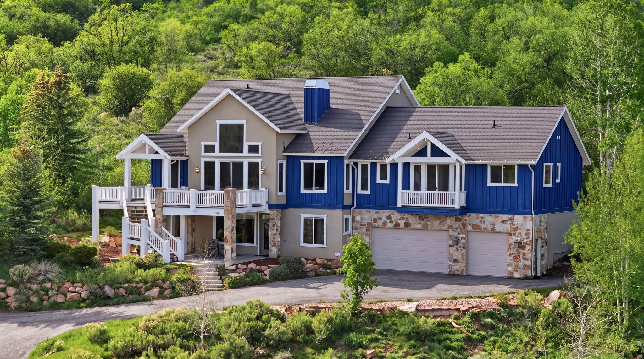 HIDDEN COVE - Residential