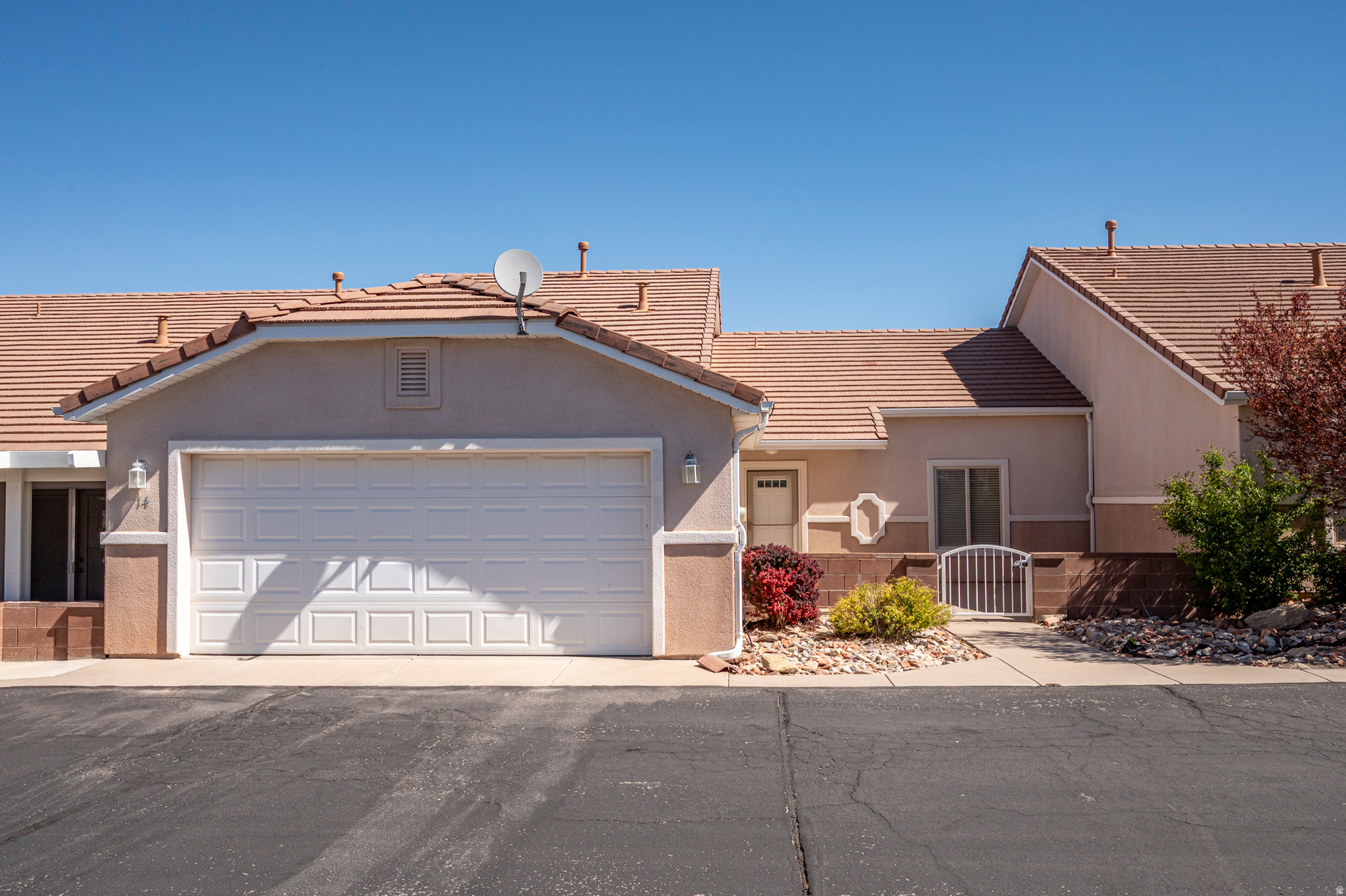 Homes in the desirable Seasons at Mesa Hills don't come along often-this is your opportunity to live in a truly loved neighborhood! Just a short walk to The Lake on the Hill, Cedar City Aquatic Center, and Park Discovery, this location blends convenience and lifestyle perfectly. Details you'll love; vaulted ceilings, a cozy fireplace, and a spacious kitchen with a large island and abundant cabinetry. The primary suite features double sinks, a walk-in closet, and a relaxing jetted tub. Enjoy a spacious courtyard, covered back patio, and a 2-car garage. Backing to 700 South, you'll appreciate the added privacy of no direct rear neighbors. Community clubhouse with full kitchen, large gathering/dining space, and grassy area makes hosting friends and family a breeze. Come see for yourself!