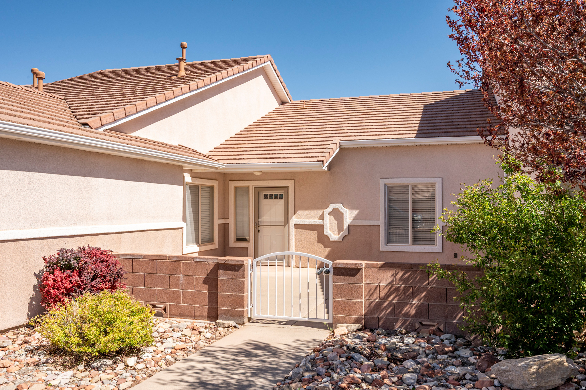 SEASONS AT MESA HILLS - Residential