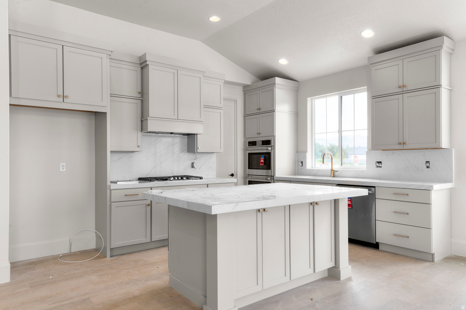 BIG WILLOW CREEK EST 329 - Residential