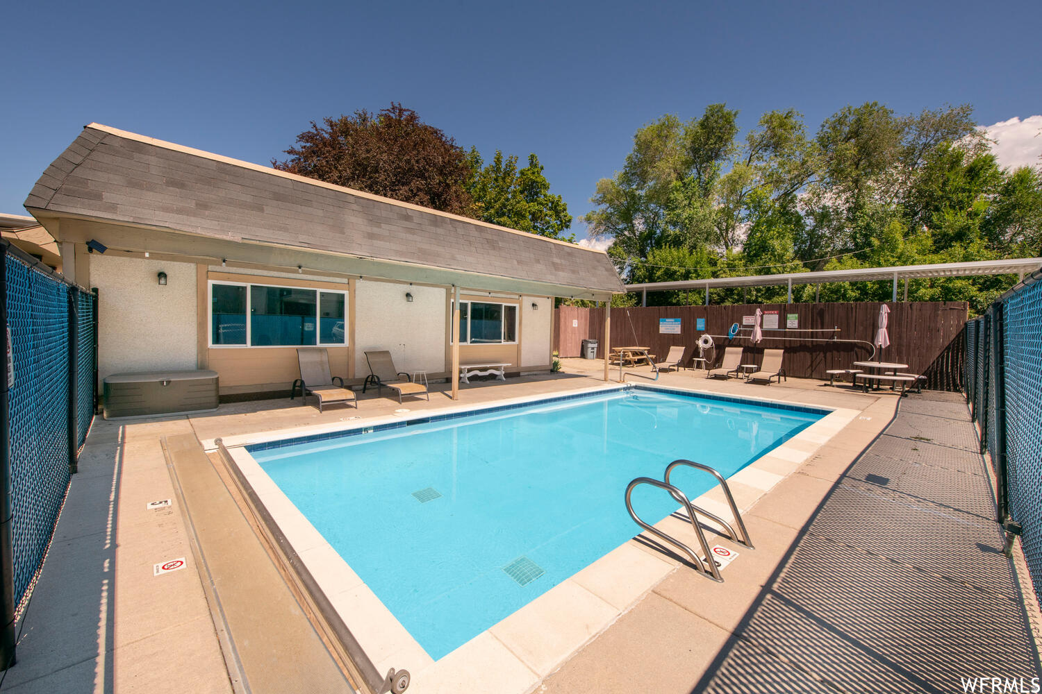 AIX LA CHAPE - Residential