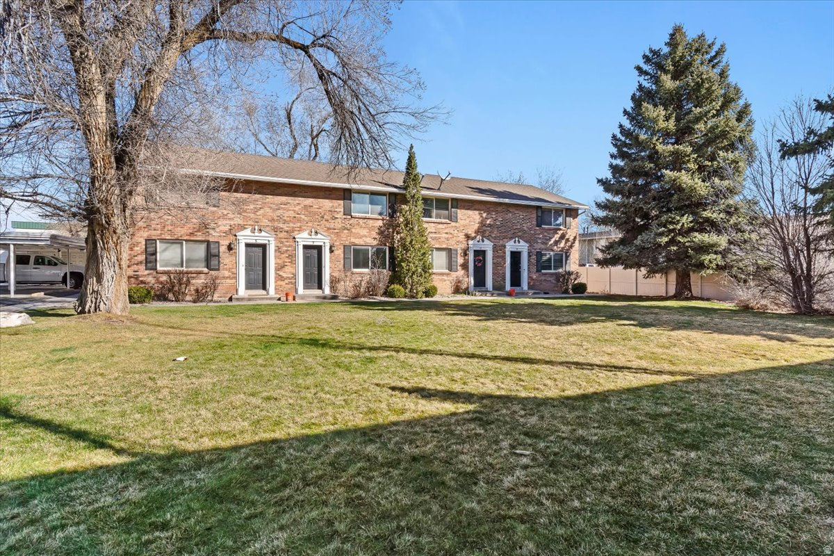 COLONIAL GARDENS - Residential