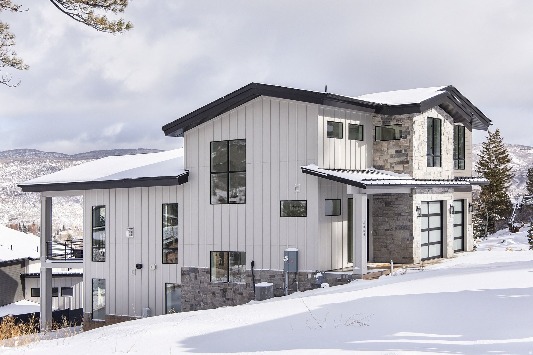 DISCOVERY RIDGE - Residential