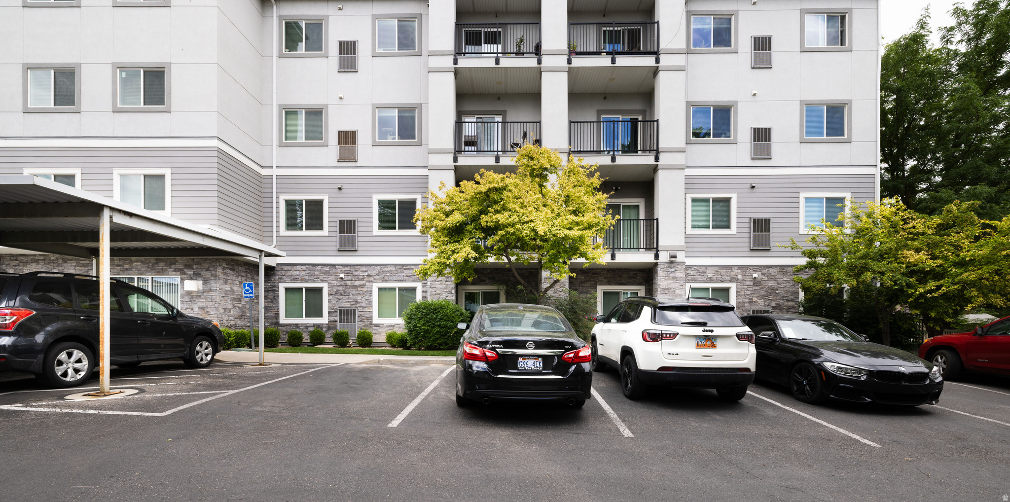 MILLCREEK HOLLOW CONDOMINIUMS - Residential