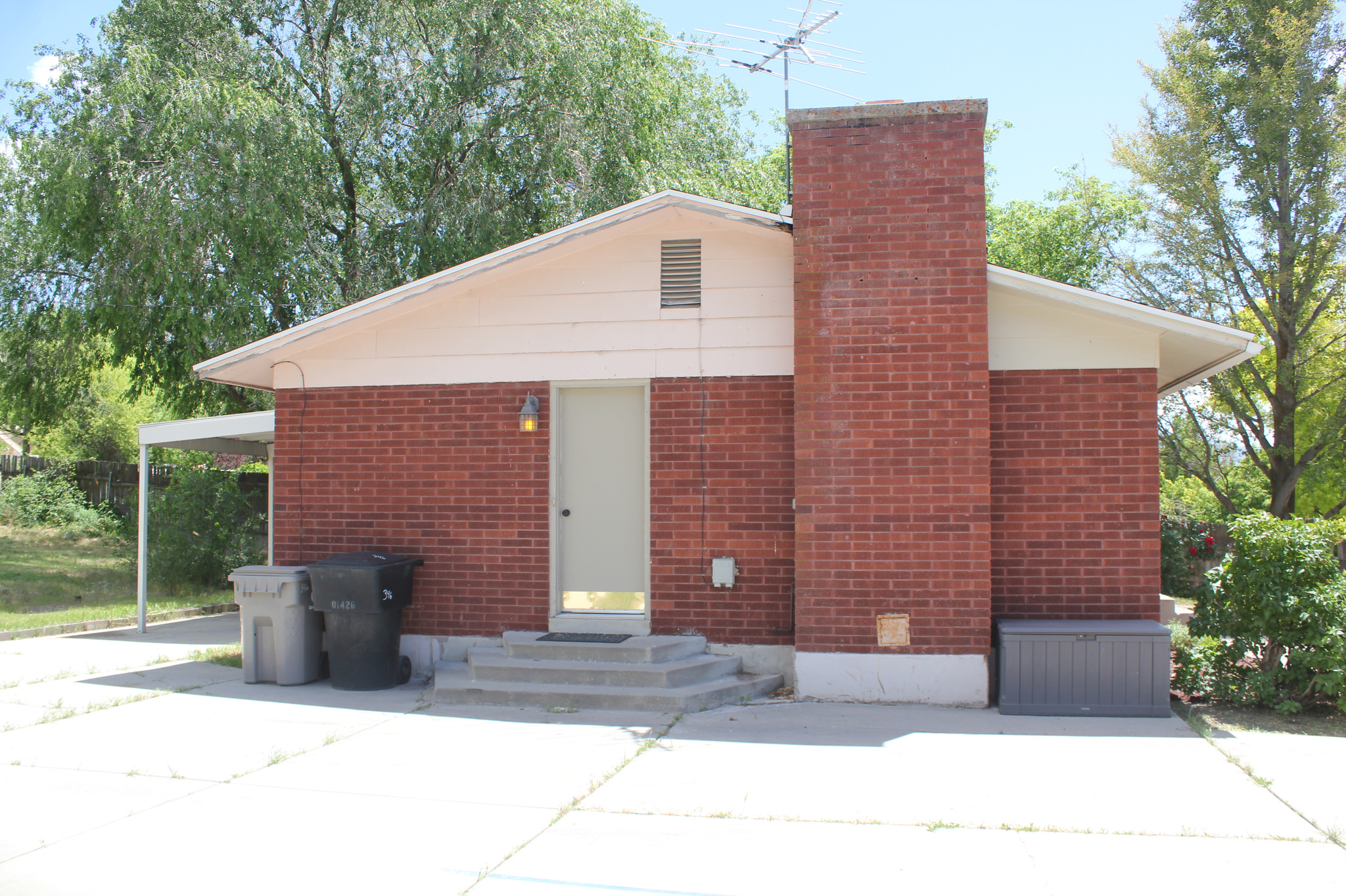 IMPERIAL HEIGHTS - Residential