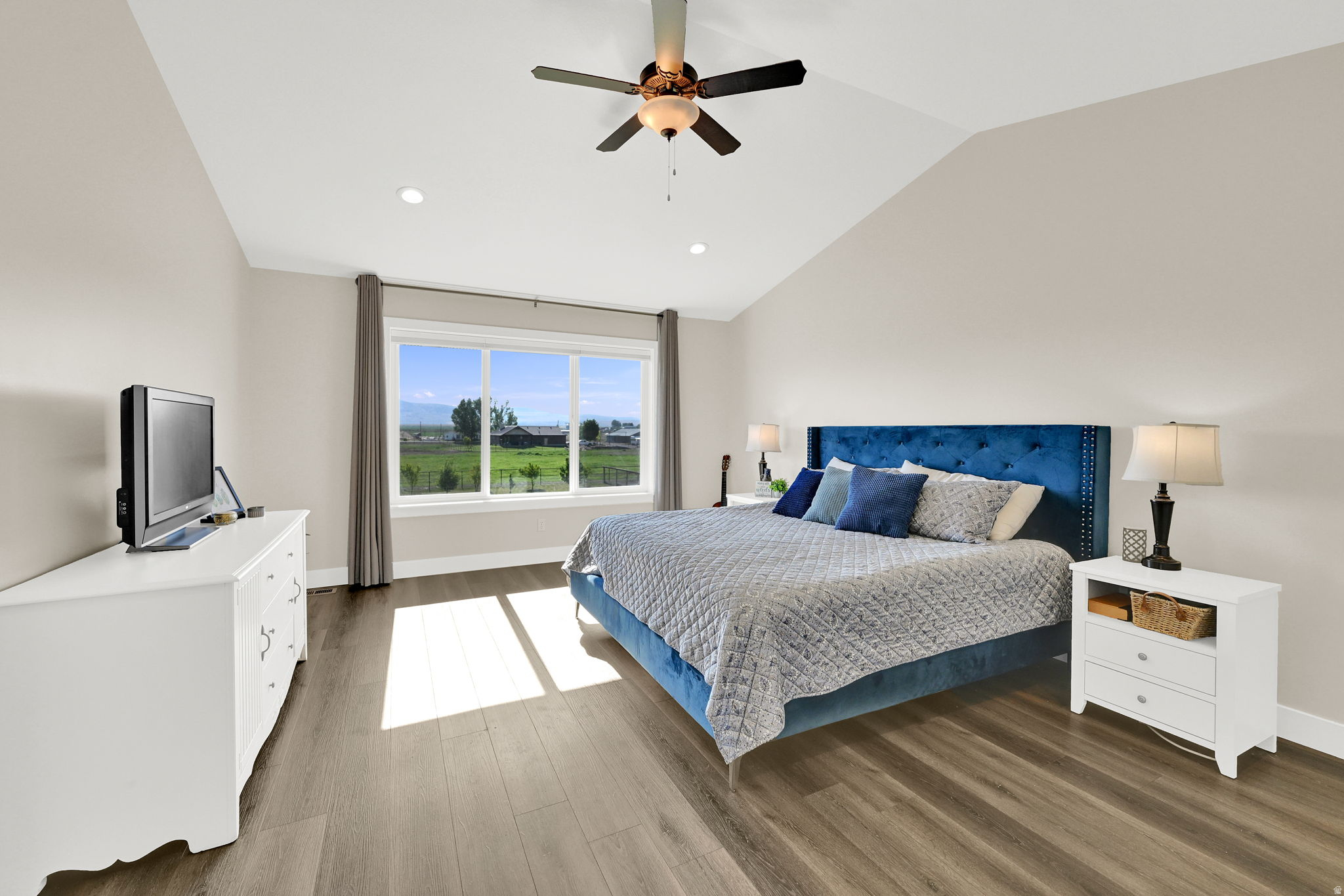 ASPEN MEADOWS - Residential