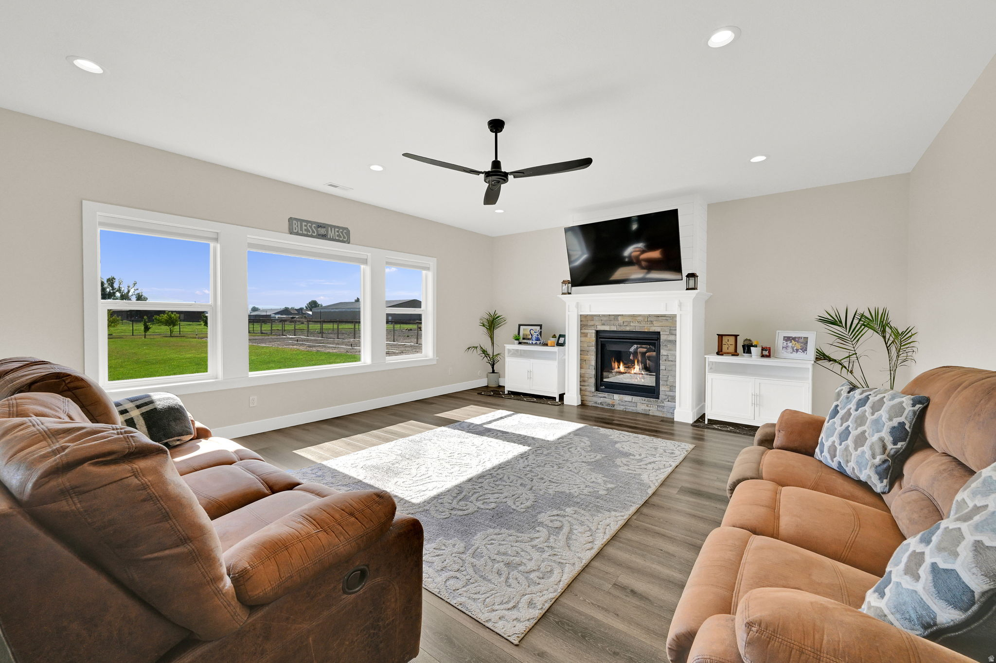 ASPEN MEADOWS - Residential