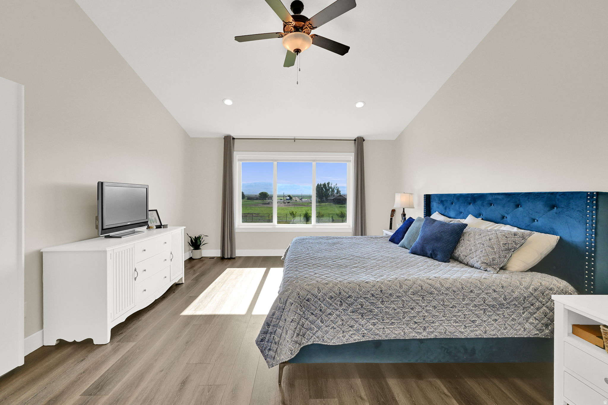 ASPEN MEADOWS - Residential