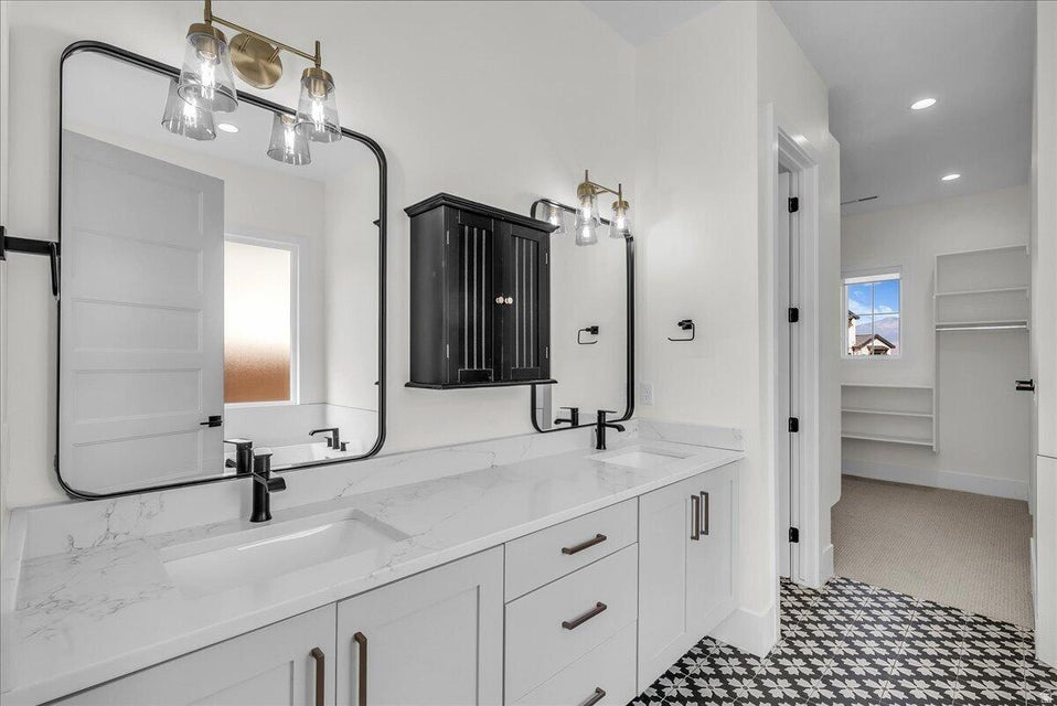 MAPLE ESTATES PH 5 - Residential