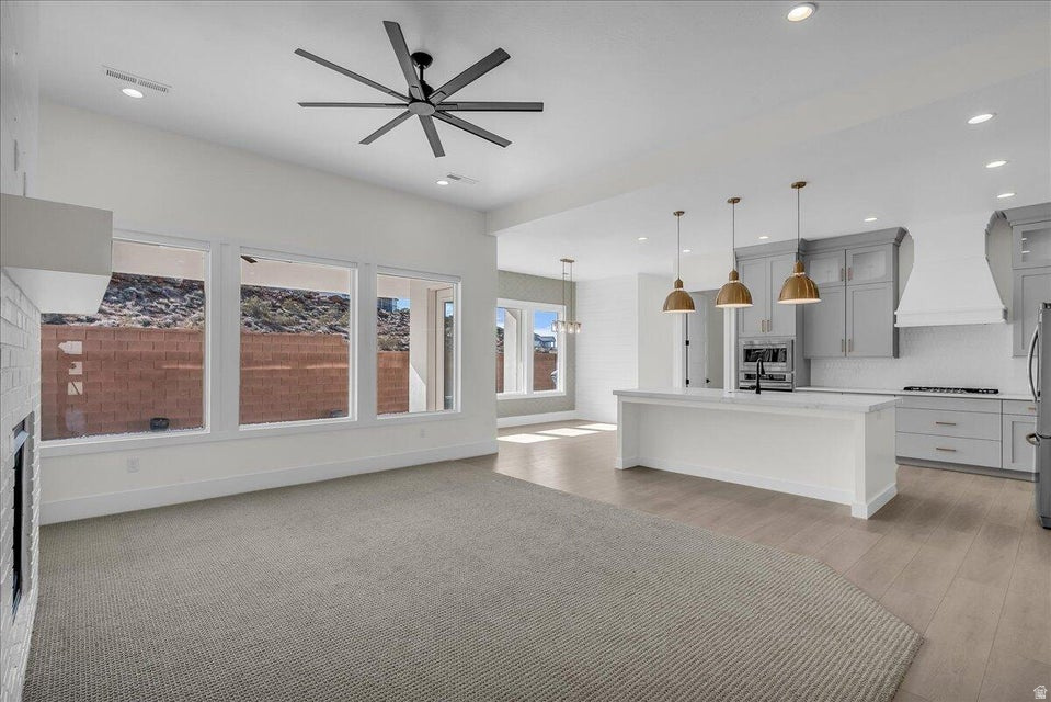 MAPLE ESTATES PH 5 - Residential