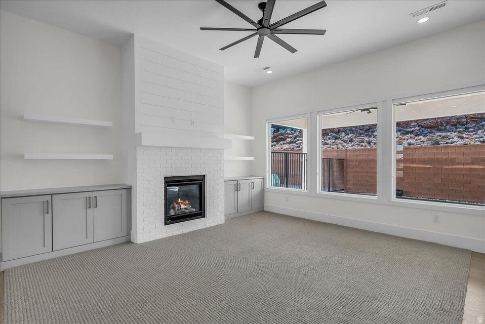 MAPLE ESTATES PH 5 - Residential
