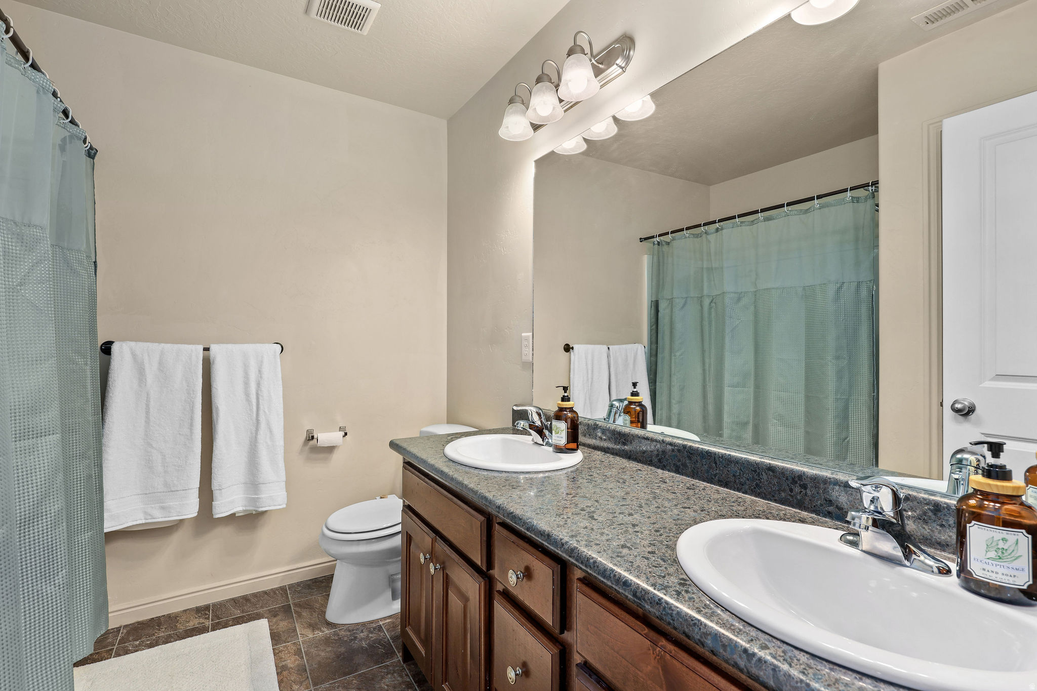 LIBERTY PLACE - Residential