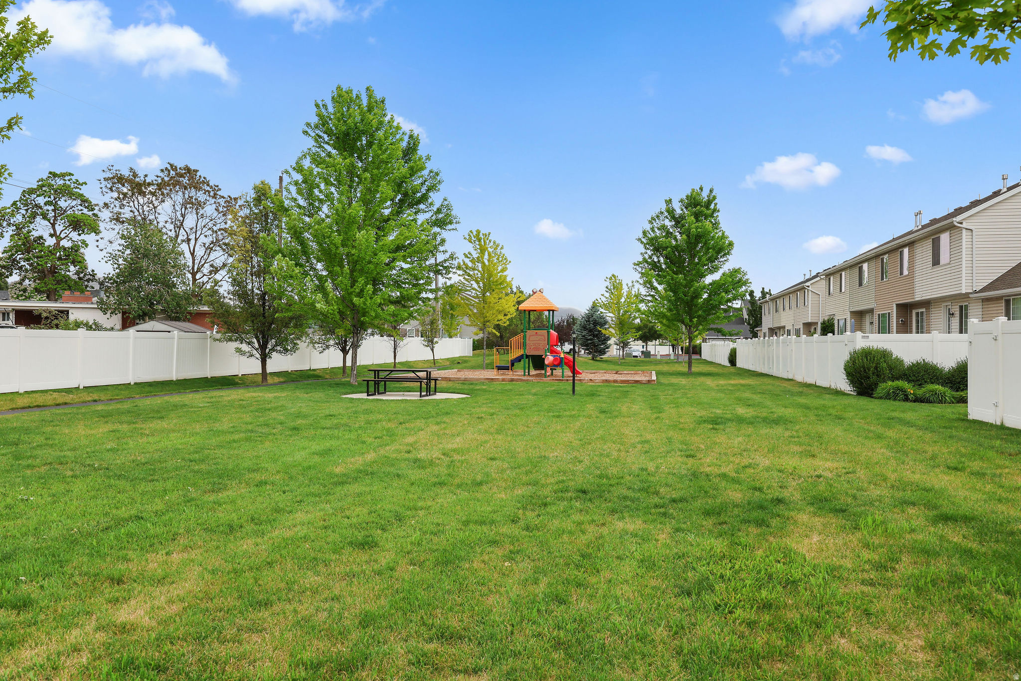 LIBERTY PLACE - Residential