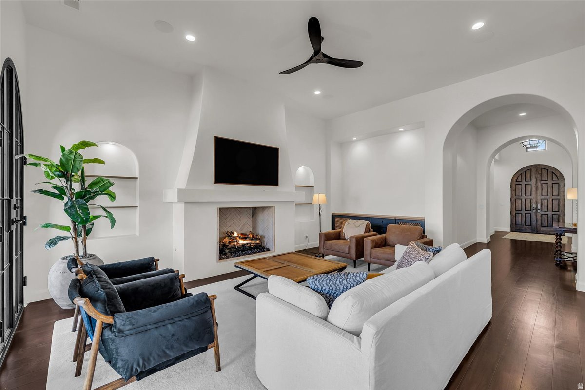 COVE AT SUNBROOK - Residential