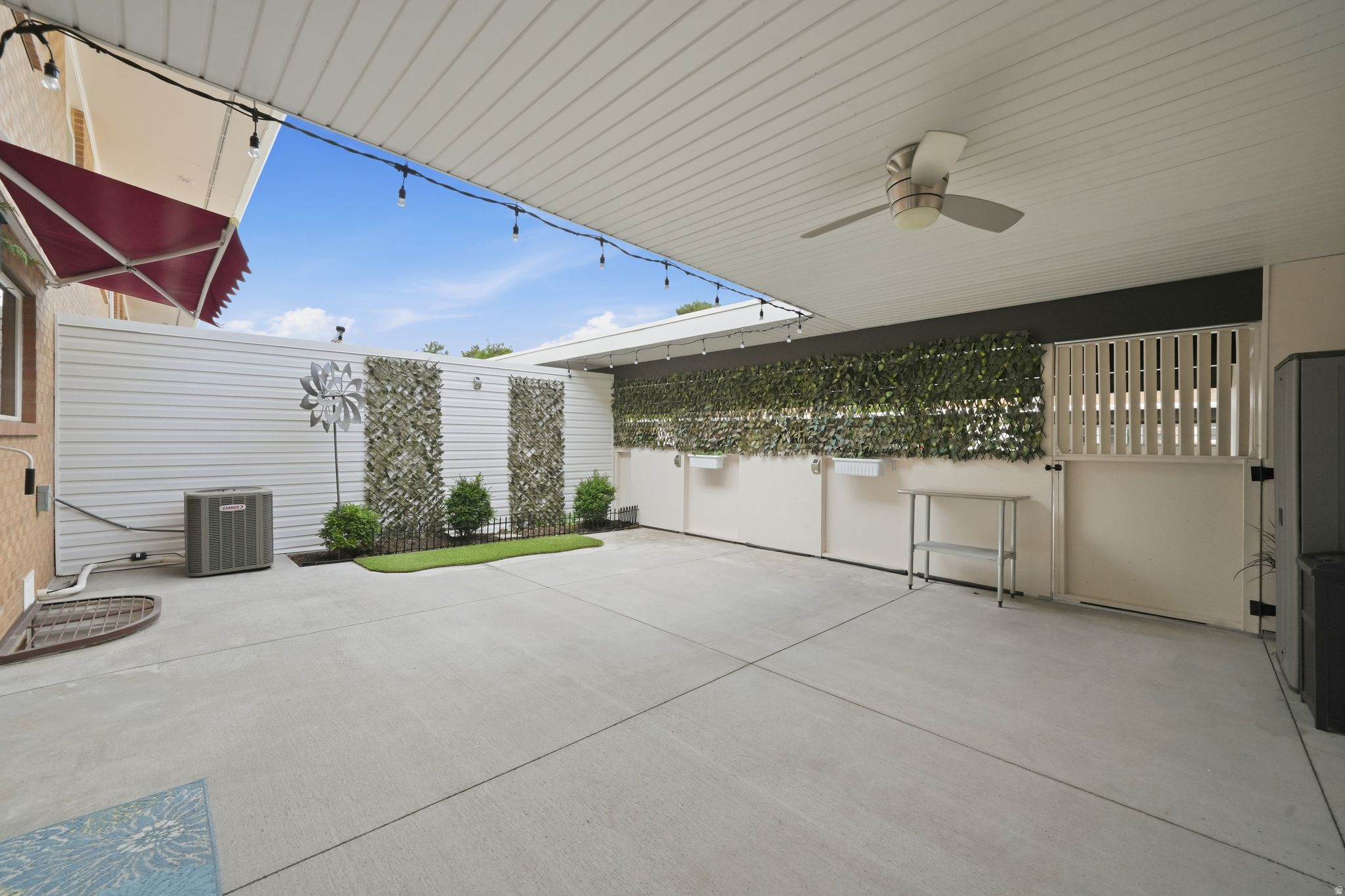 THREE FOUNTAINS - Residential
