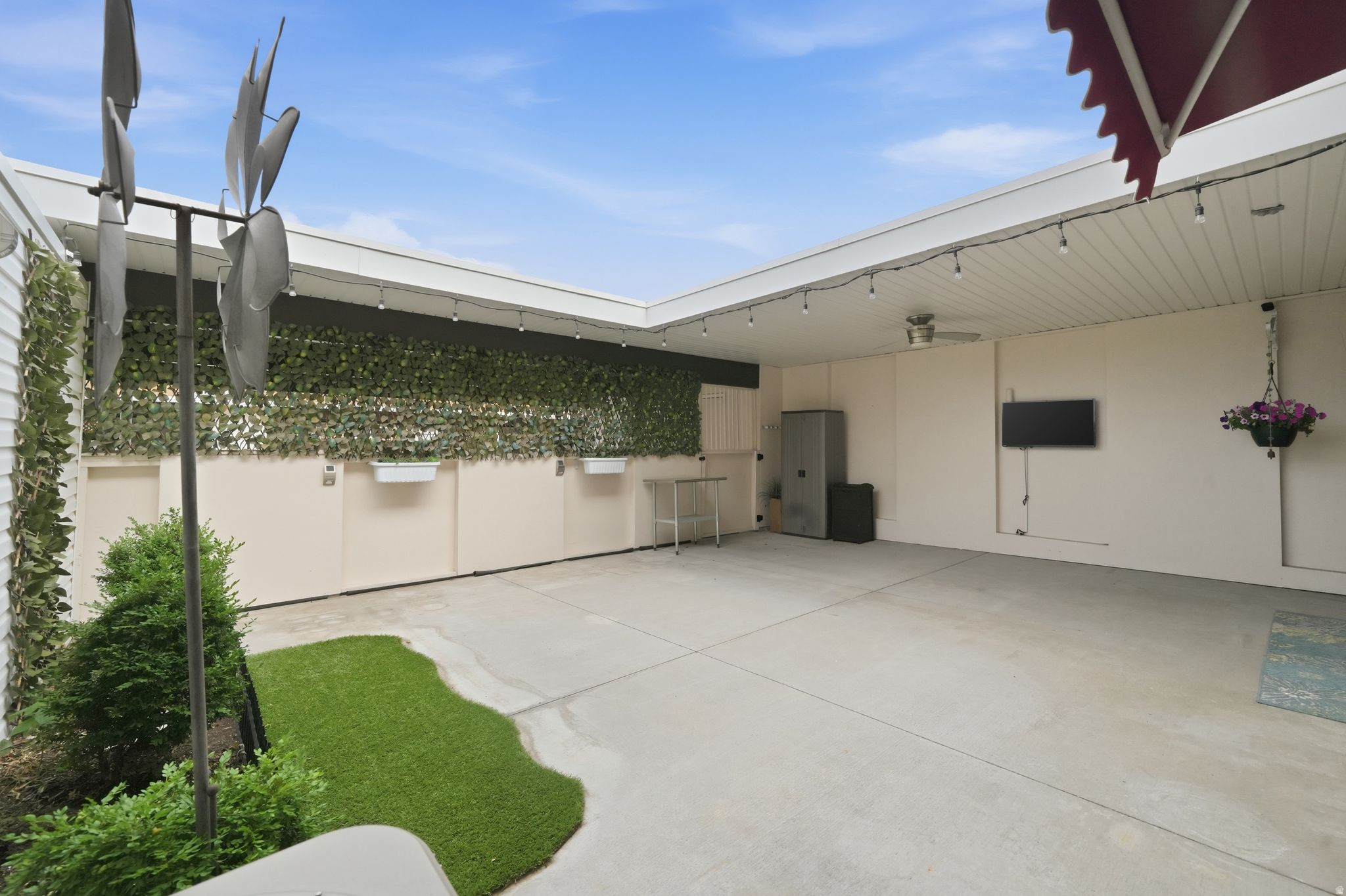 THREE FOUNTAINS - Residential